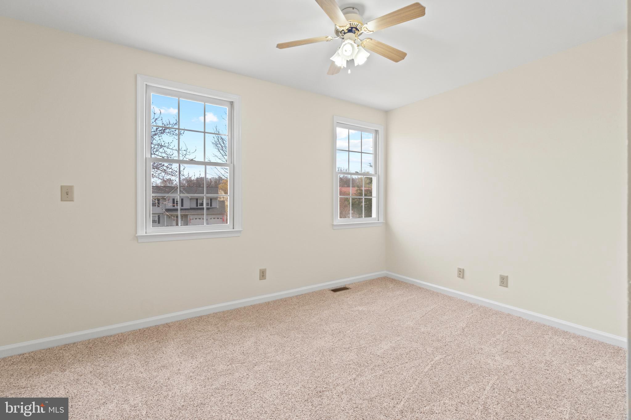 VISTA WOODS - Residential