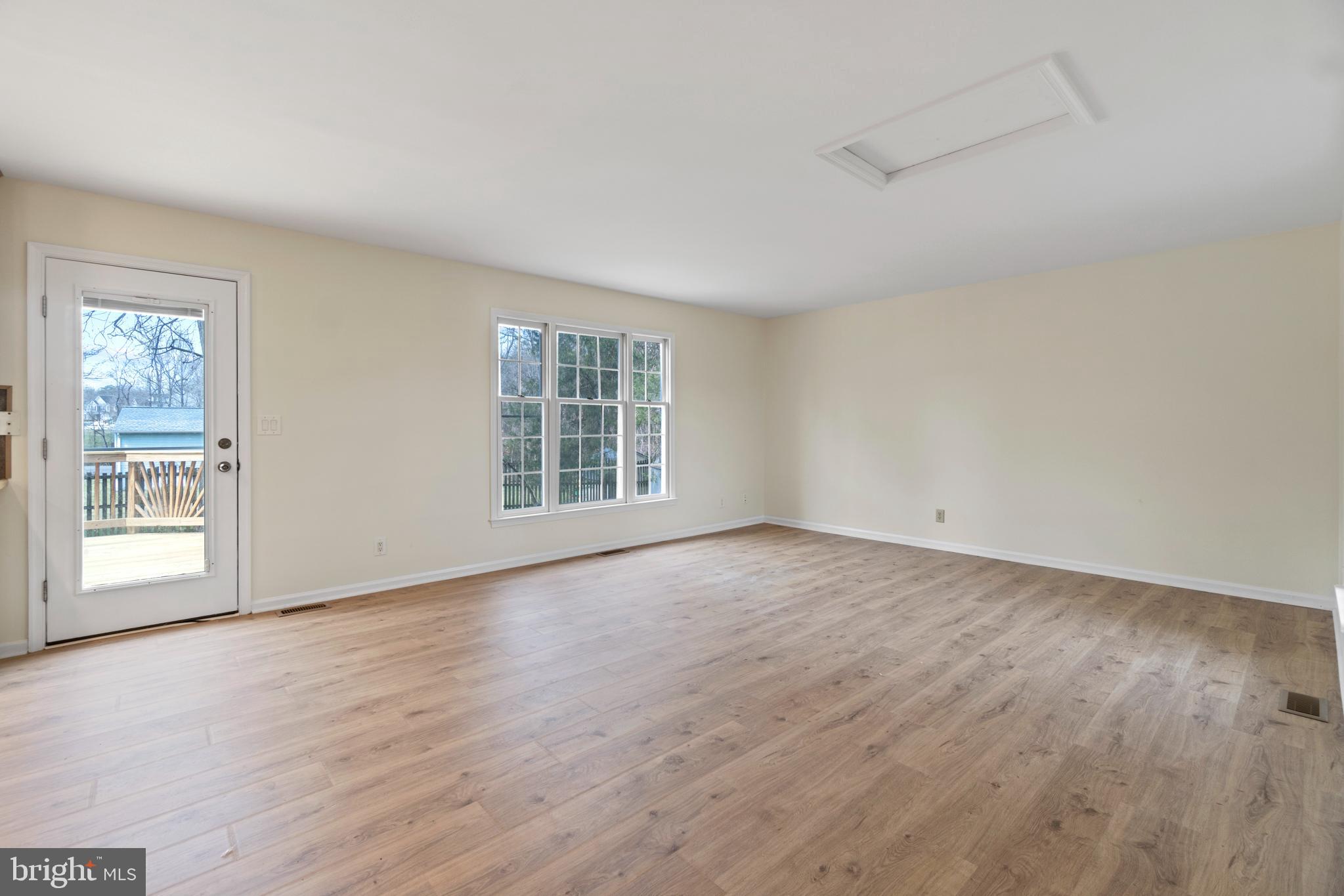 VISTA WOODS - Residential