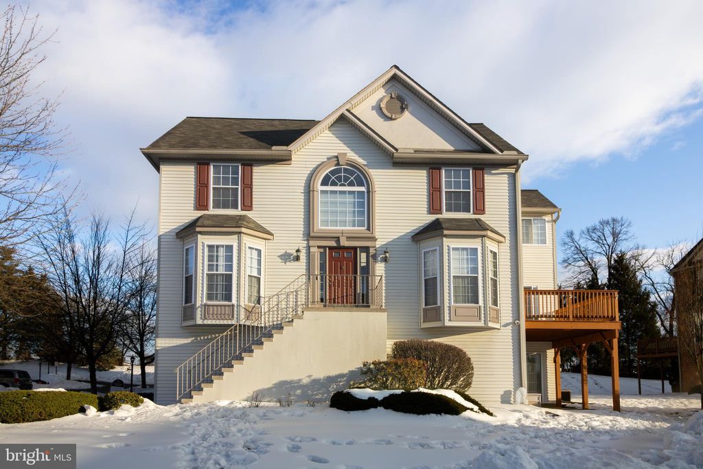 Photo of 206 September Way #42G, YORK, PA 17403 (MLS # PAYK2097554)