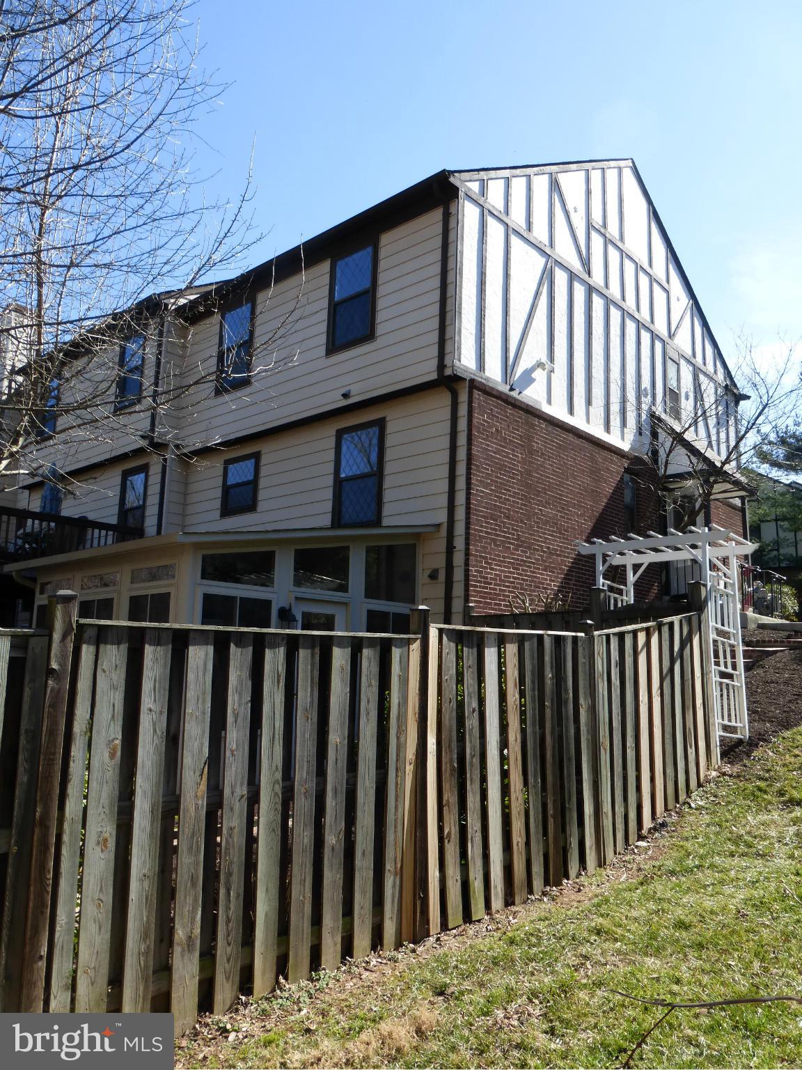 COUNTRYSIDE - Residential