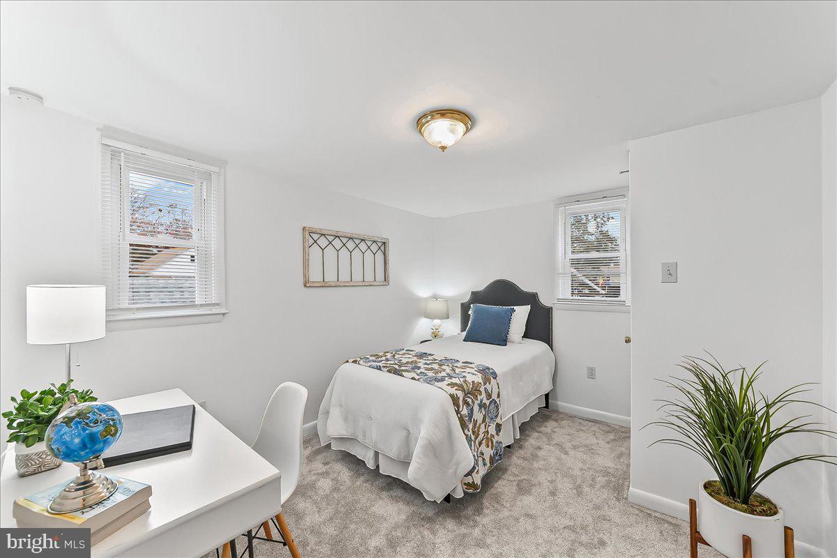 ASTON ARMS - Residential