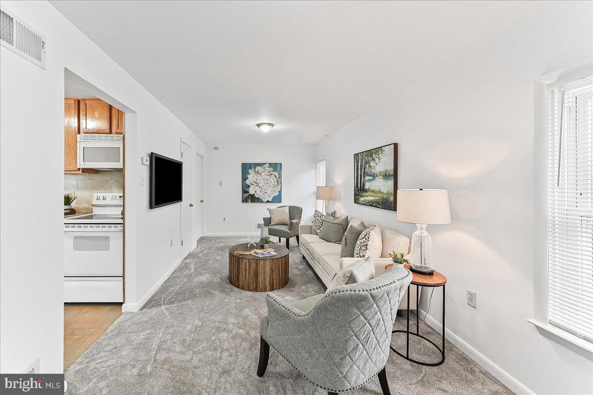 ASTON ARMS - Residential