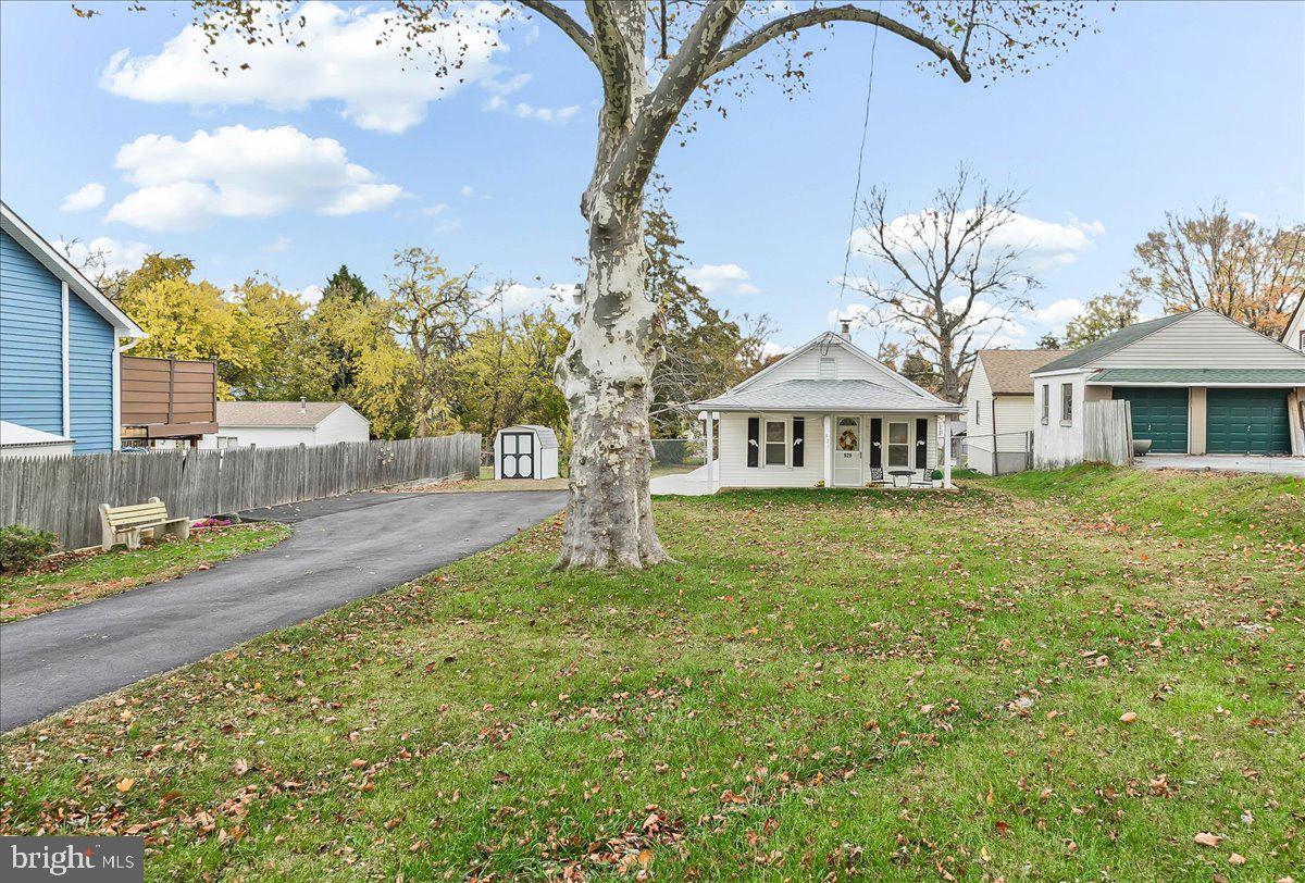 ASTON ARMS - Residential