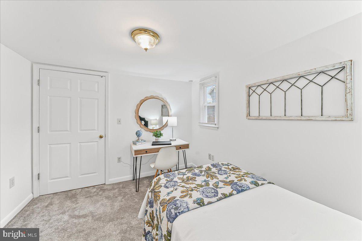 ASTON ARMS - Residential