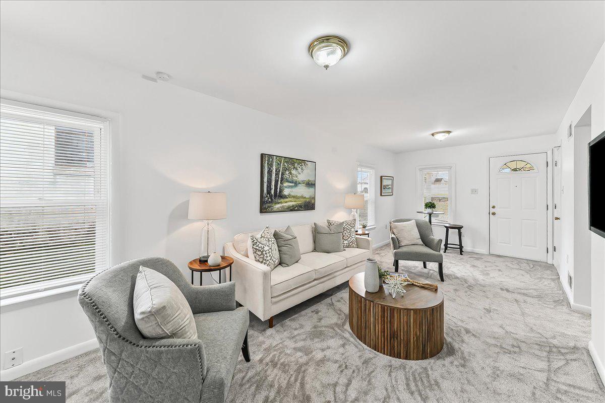 ASTON ARMS - Residential