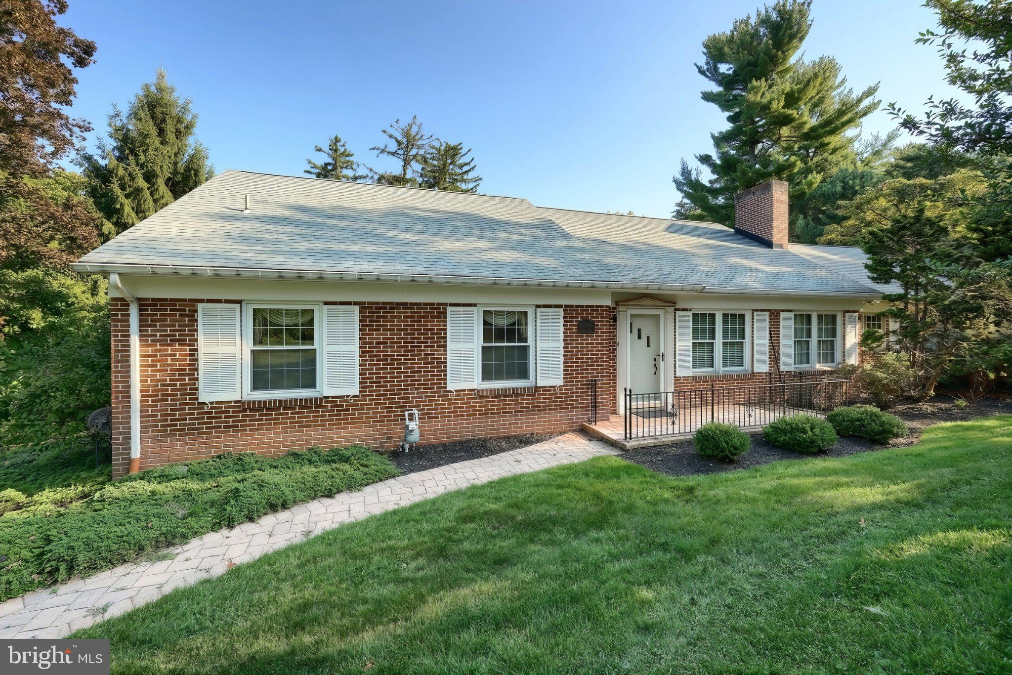 1319 HILLCROFT LANE