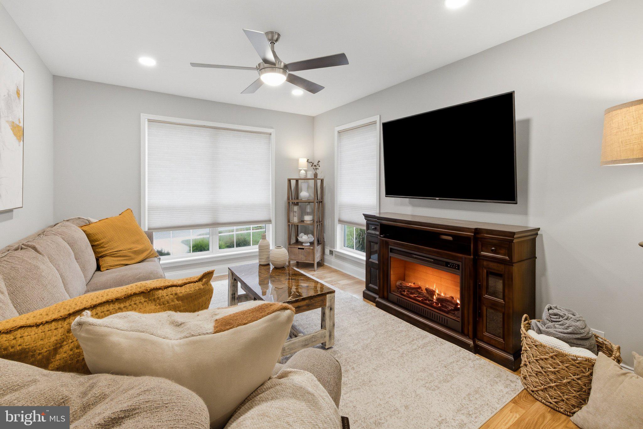 12 SAWGRASS COURT