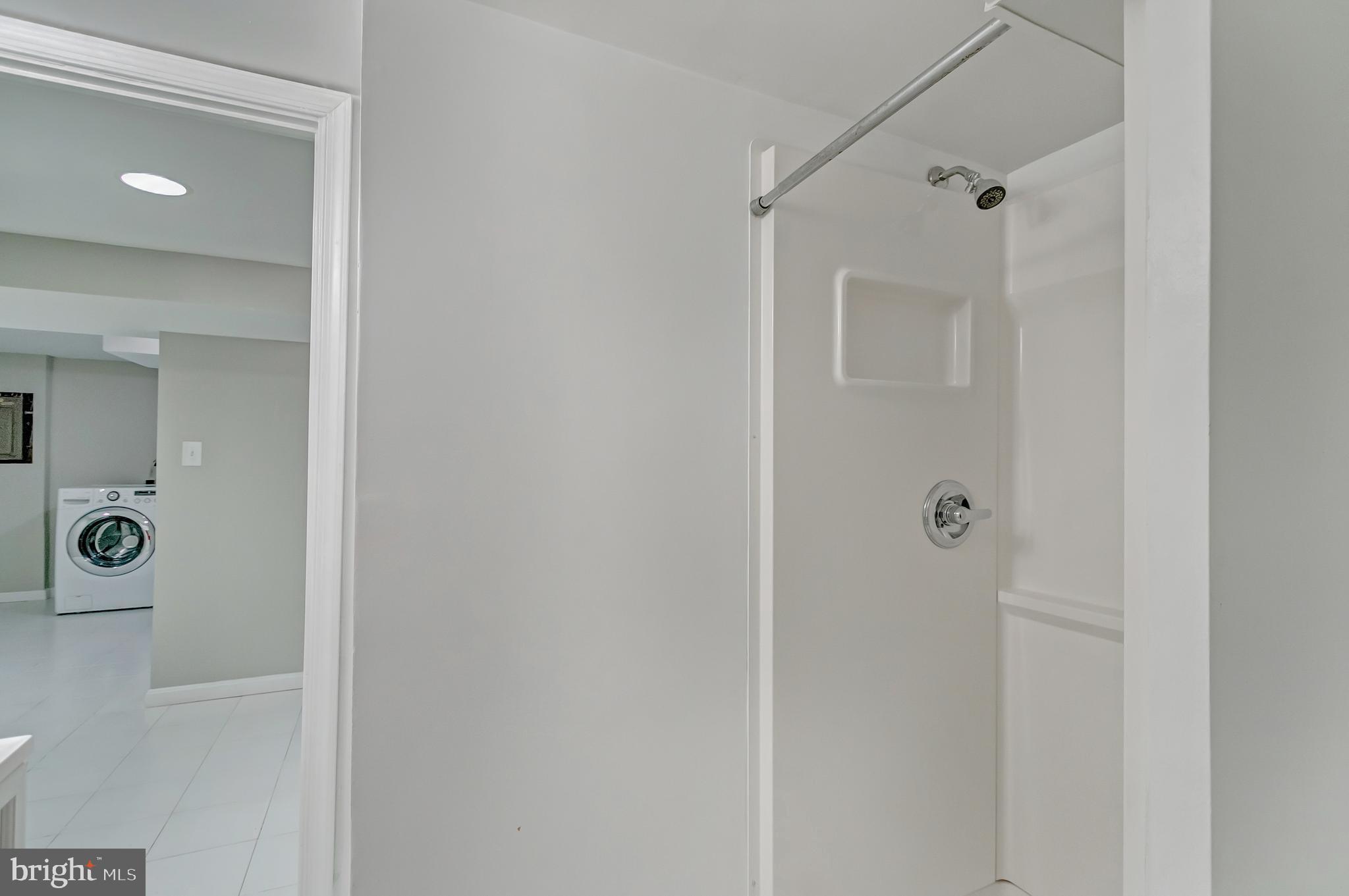 MT VERNON CONST CO - Residential Lease