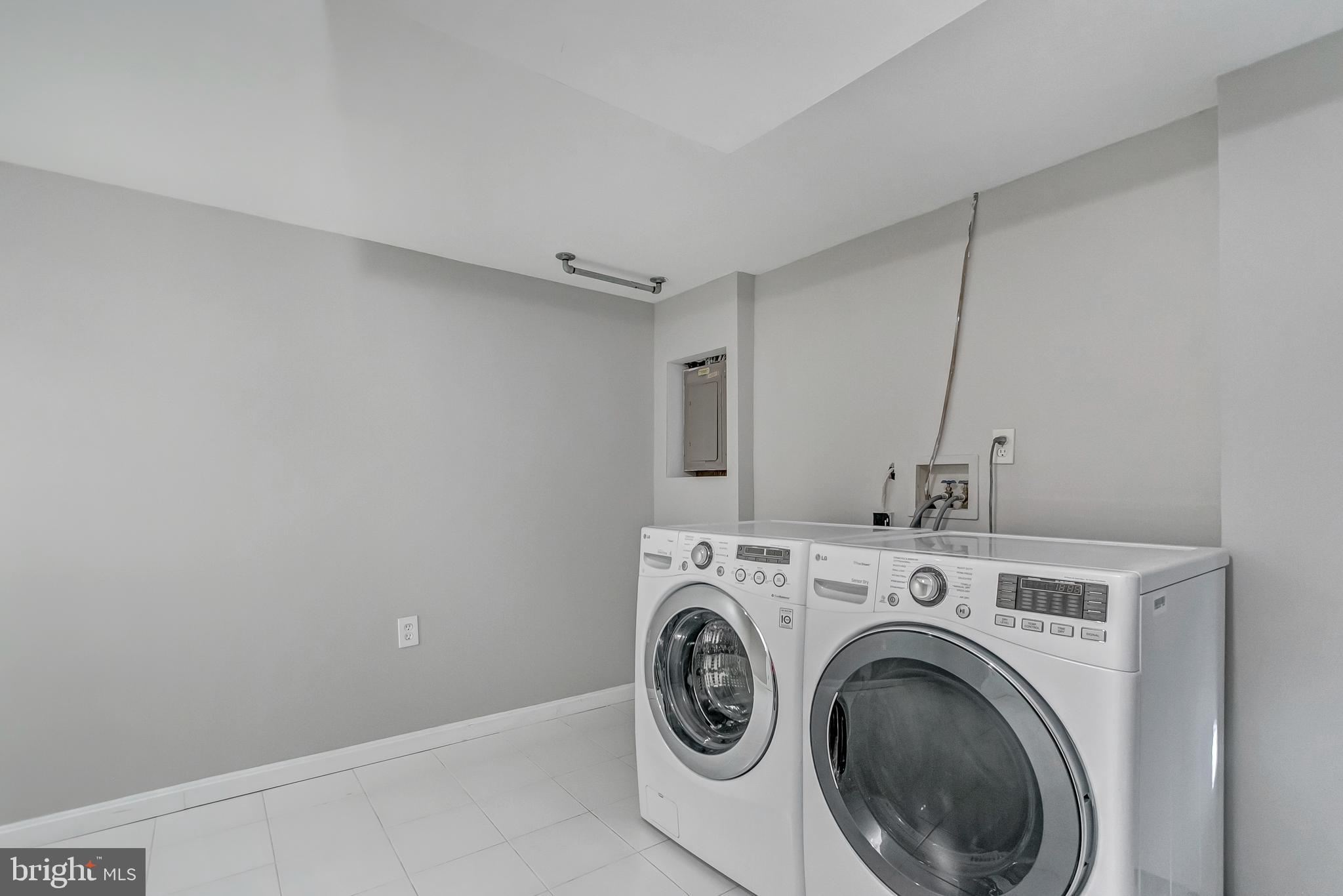 MT VERNON CONST CO - Residential Lease