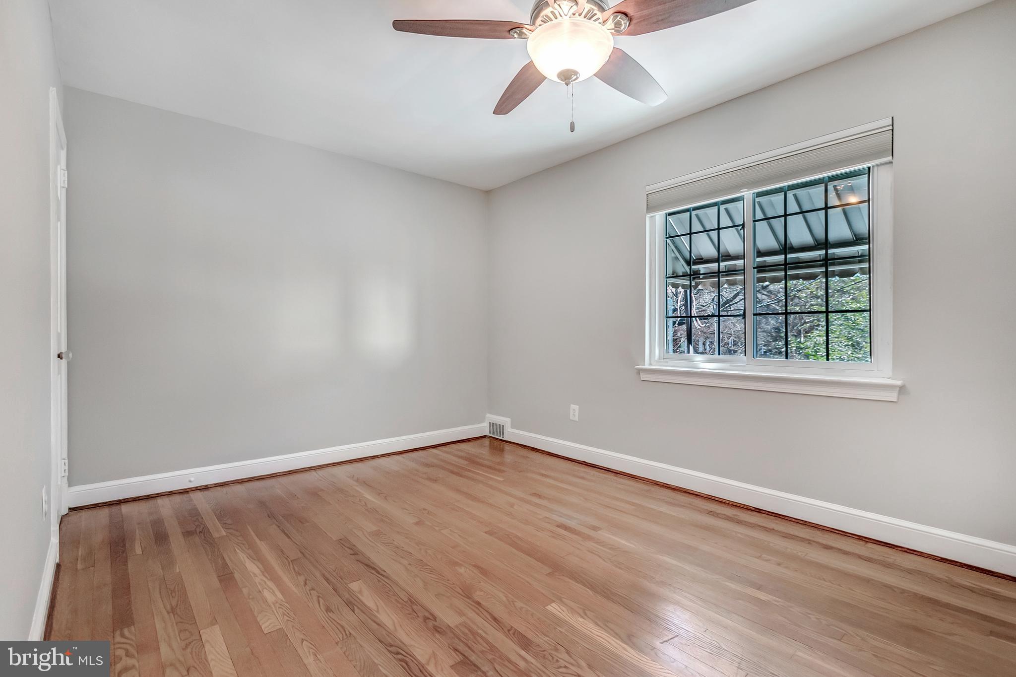 MT VERNON CONST CO - Residential Lease