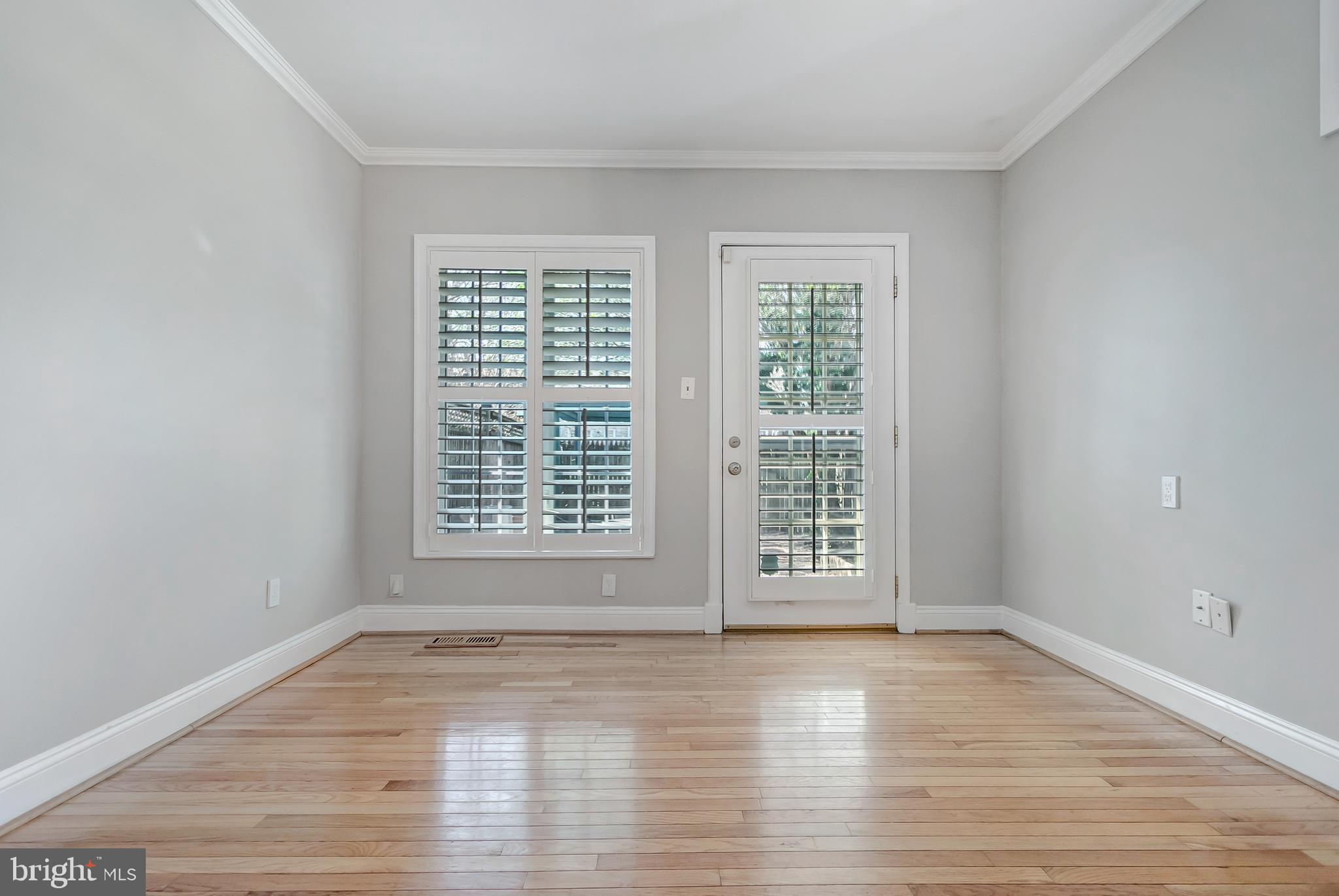 MT VERNON CONST CO - Residential Lease