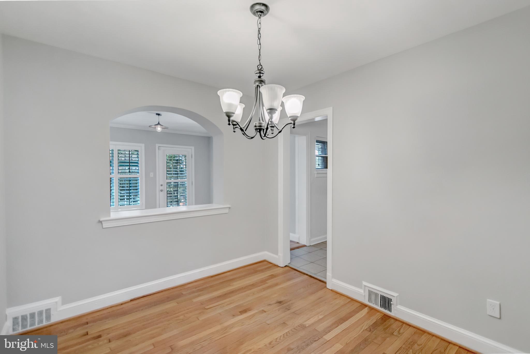 MT VERNON CONST CO - Residential Lease