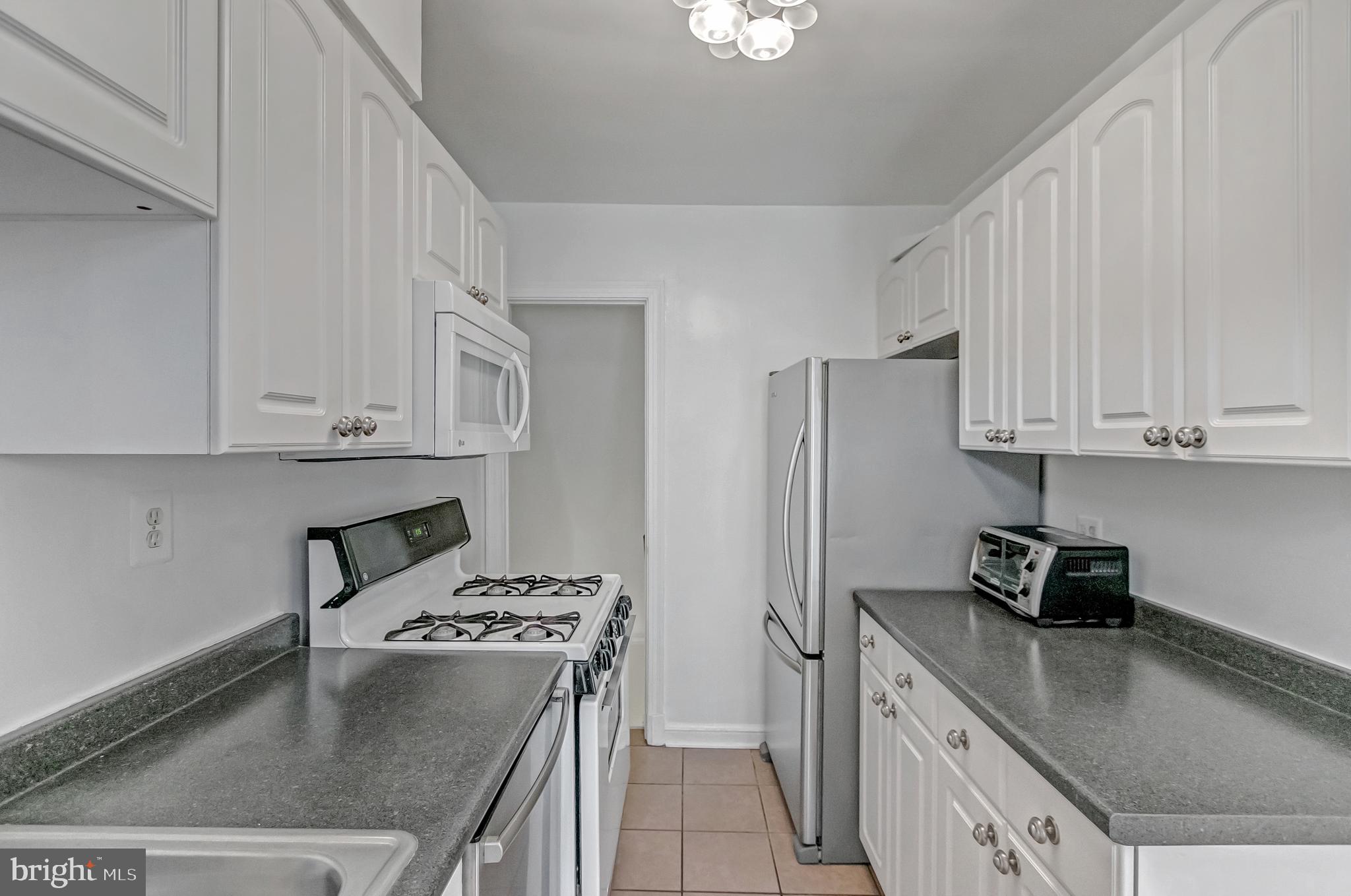 MT VERNON CONST CO - Residential Lease