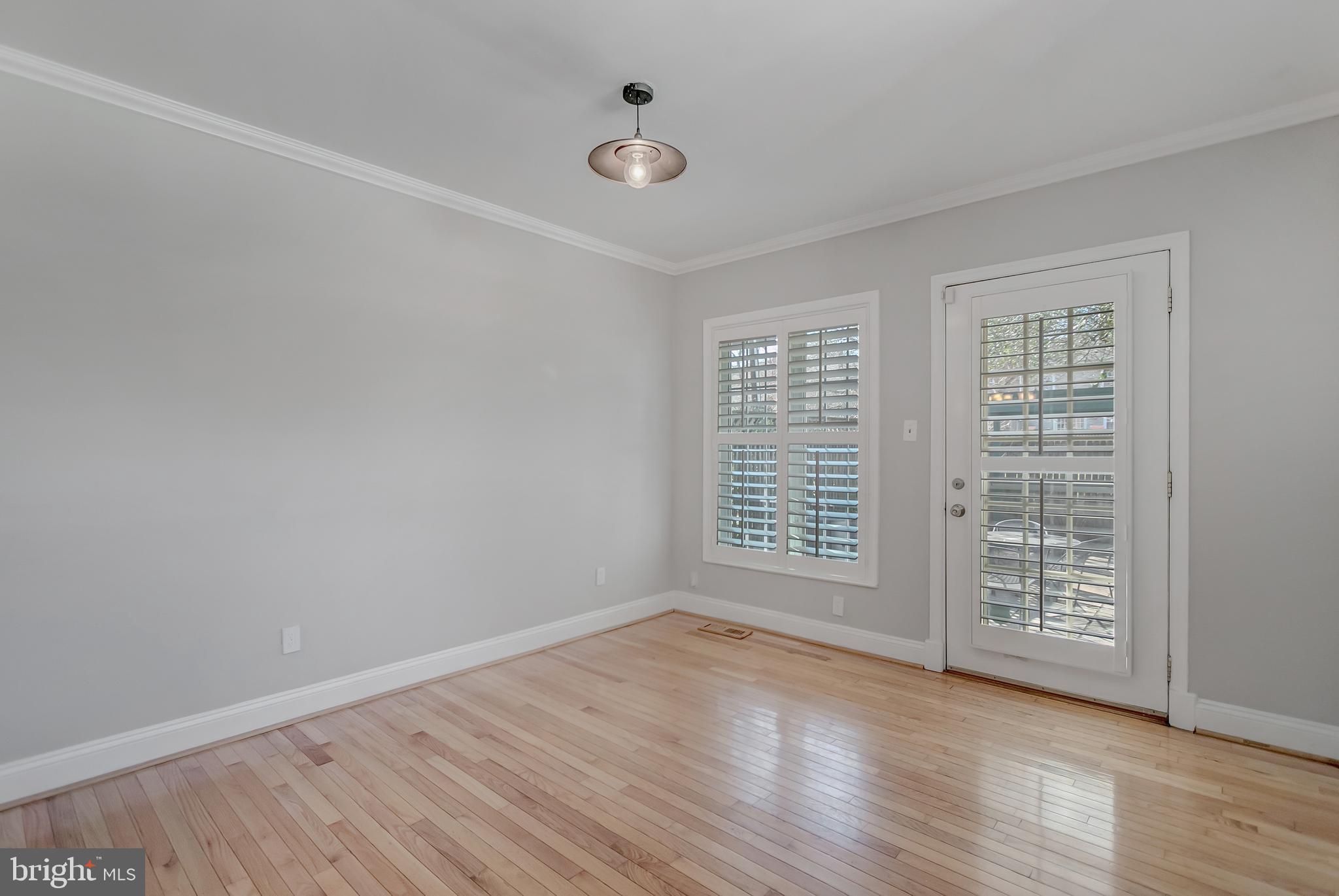 MT VERNON CONST CO - Residential Lease