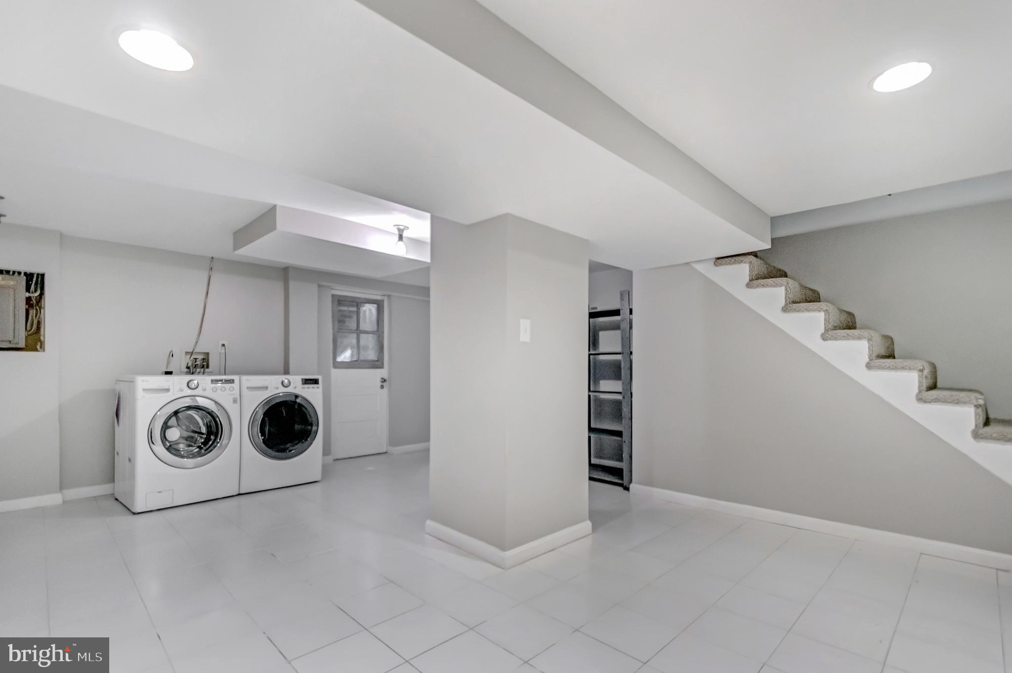 MT VERNON CONST CO - Residential Lease