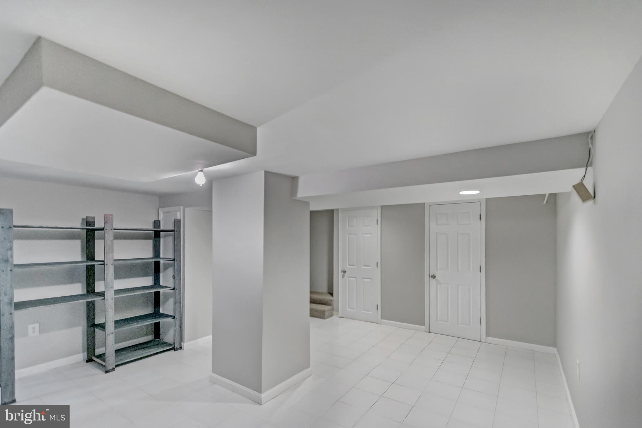 MT VERNON CONST CO - Residential Lease