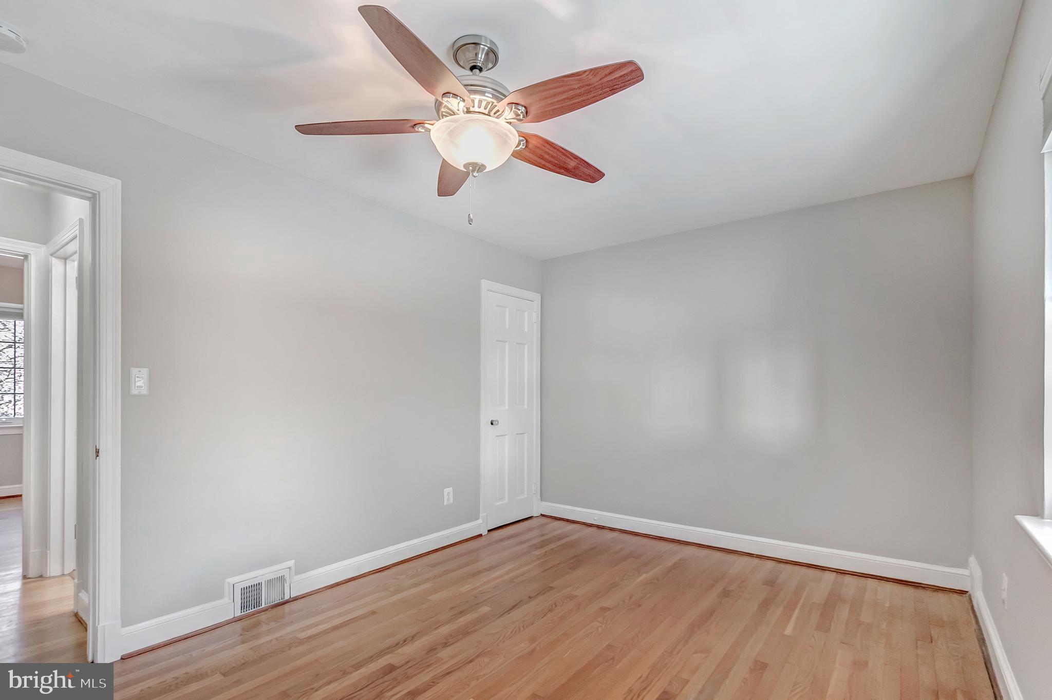 MT VERNON CONST CO - Residential Lease