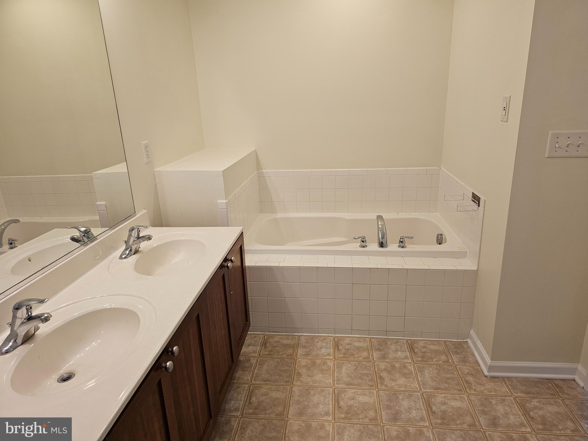 RIVERSIDE VILLAGES - Residential Lease