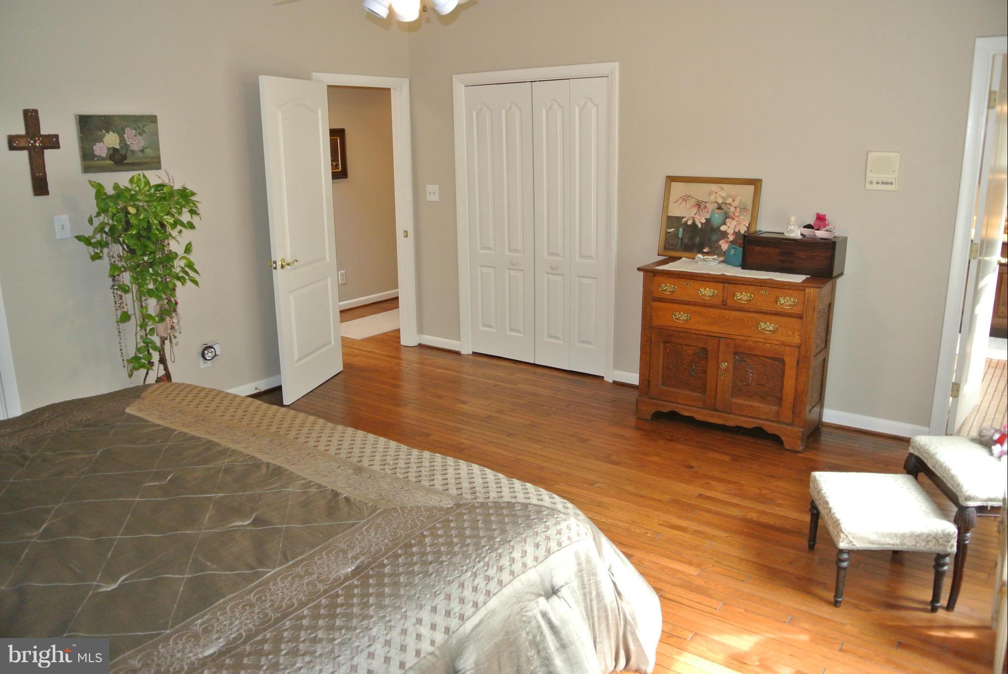 LOCUST GROVE ESTATES SUB - Residential