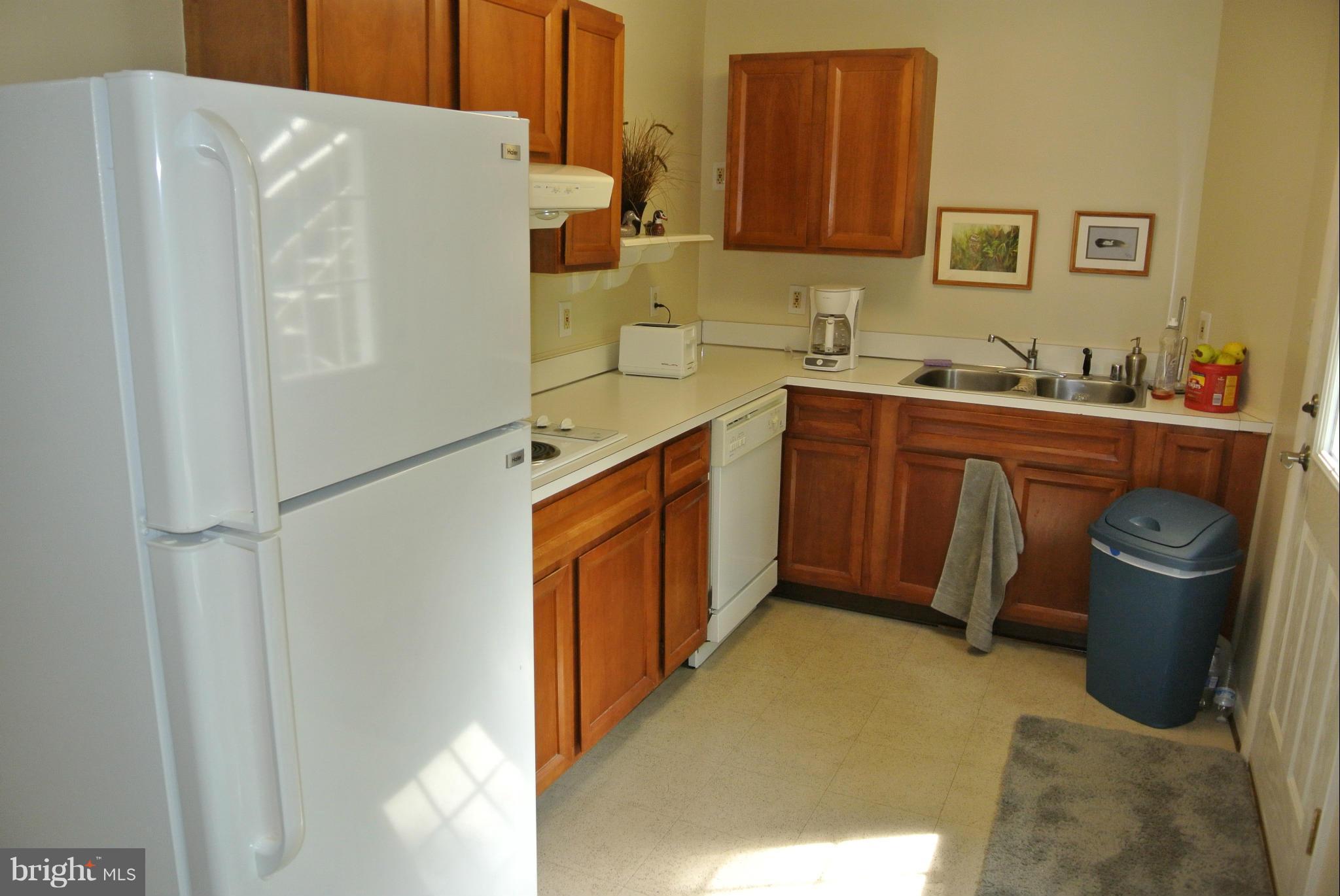 LOCUST GROVE ESTATES SUB - Residential