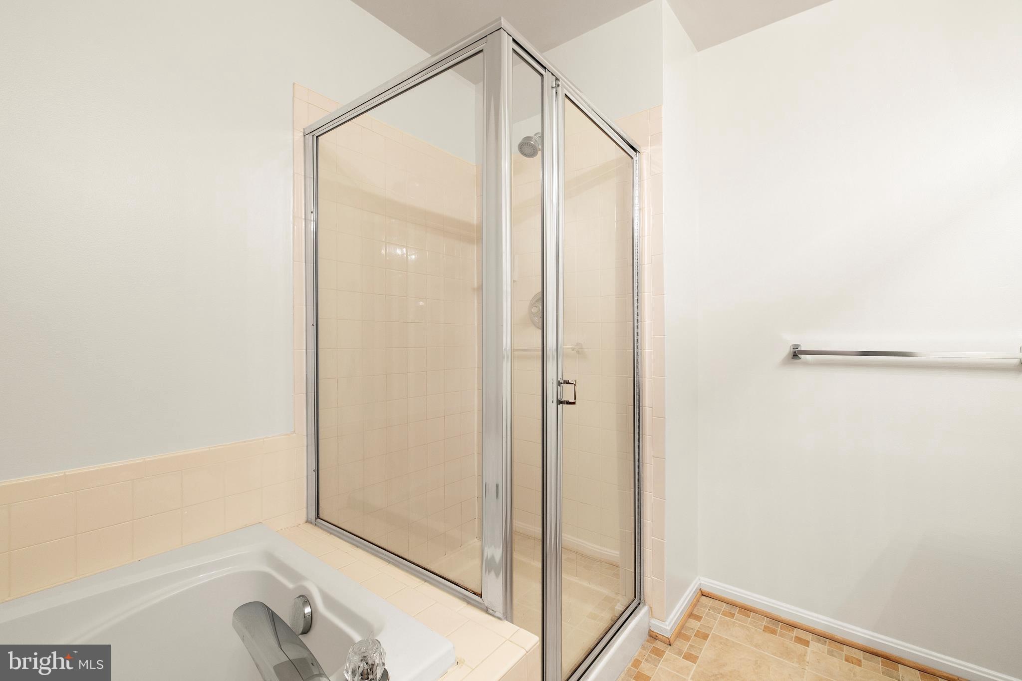 SEVEN OAKS - Residential