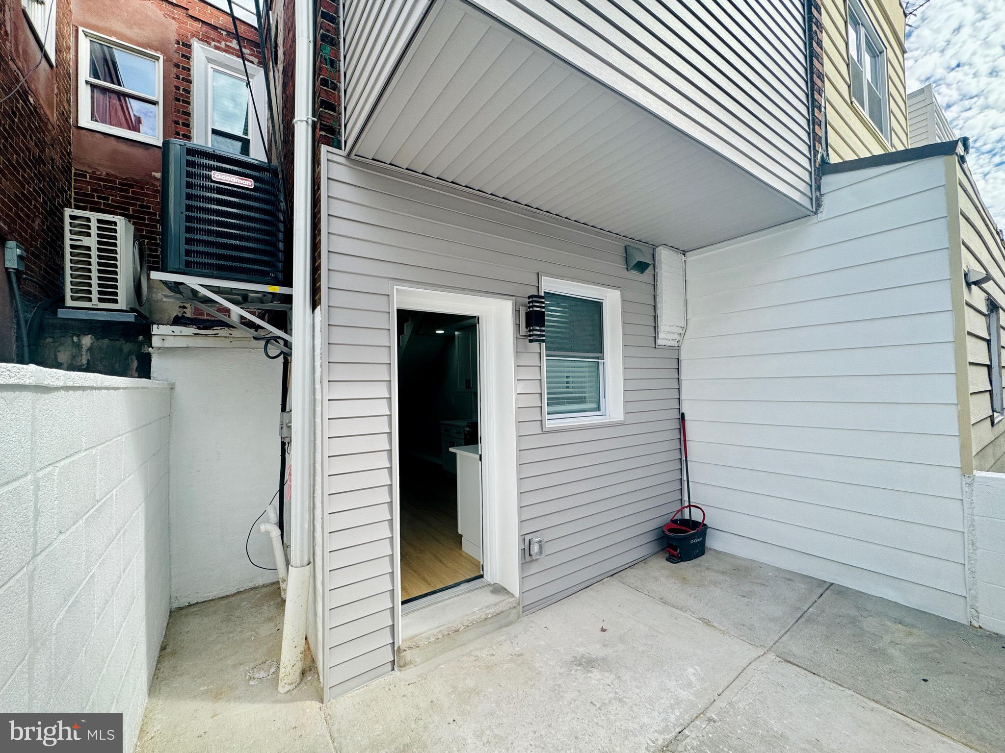 LOWER MOYAMENSING - Residential