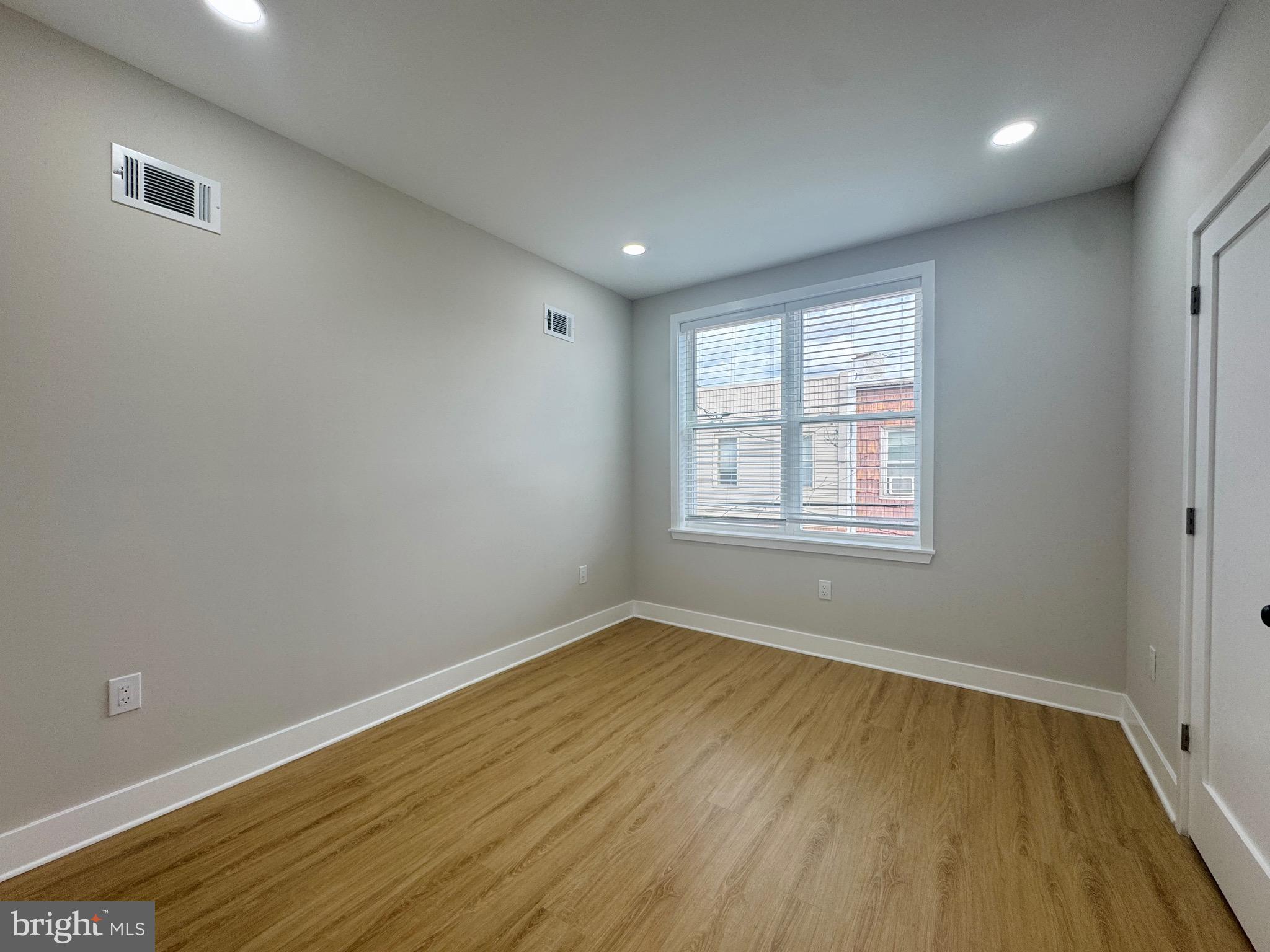 LOWER MOYAMENSING - Residential