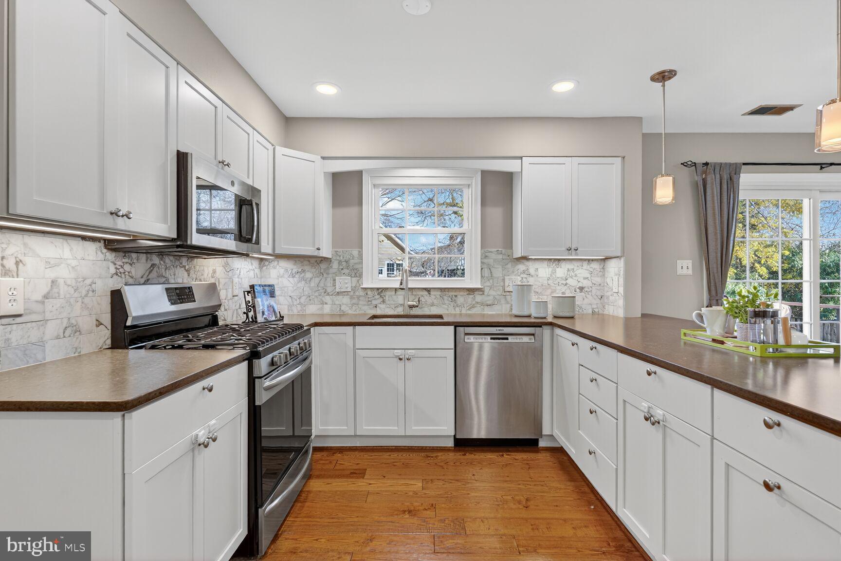 CLARENDON - Residential