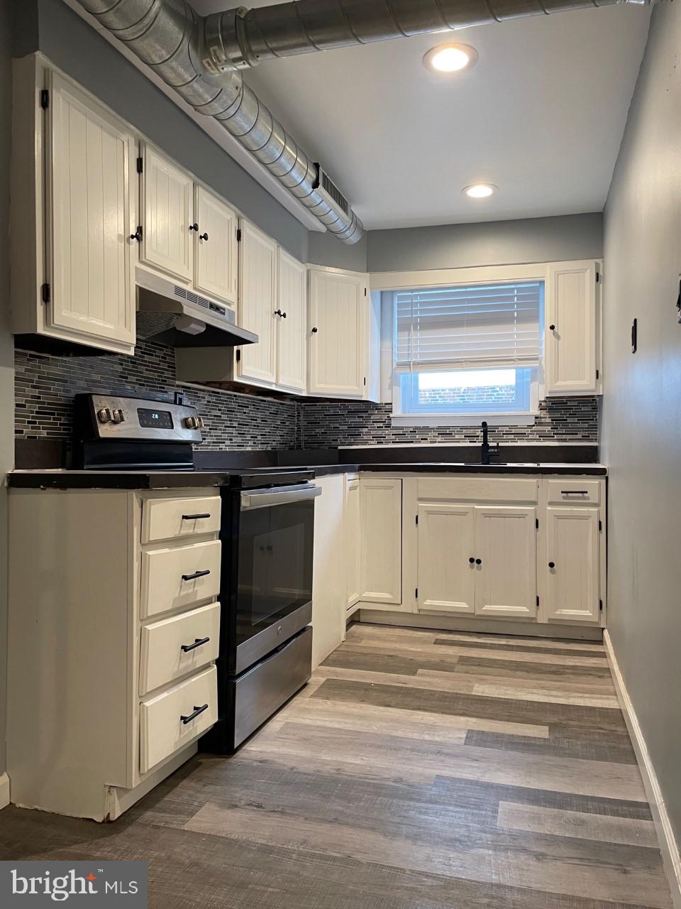 PORT RICHMOND - Residential Income