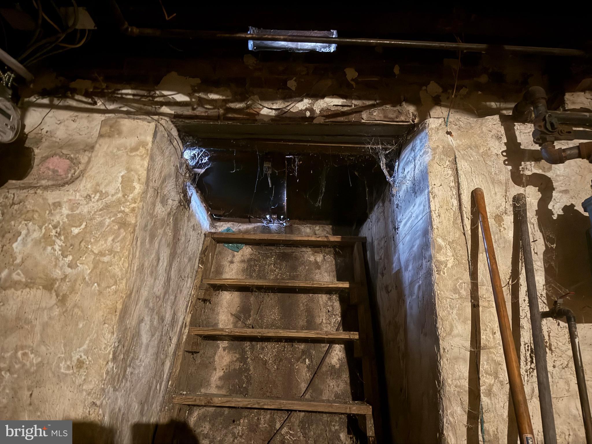 PORT RICHMOND - Residential Income