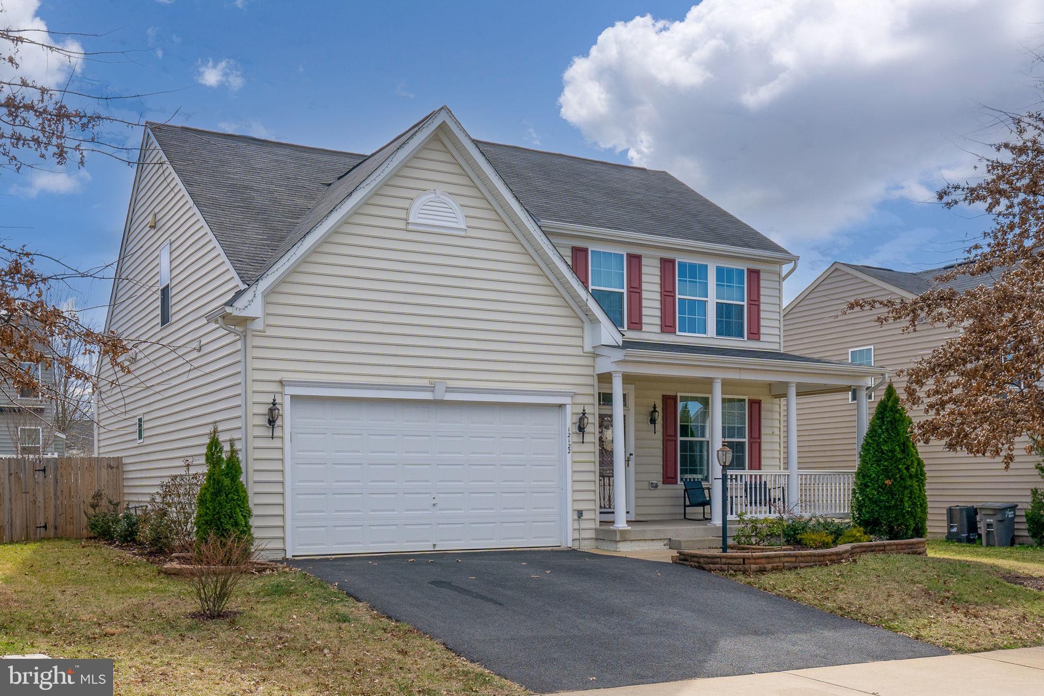 THREE FLAGS - Residential