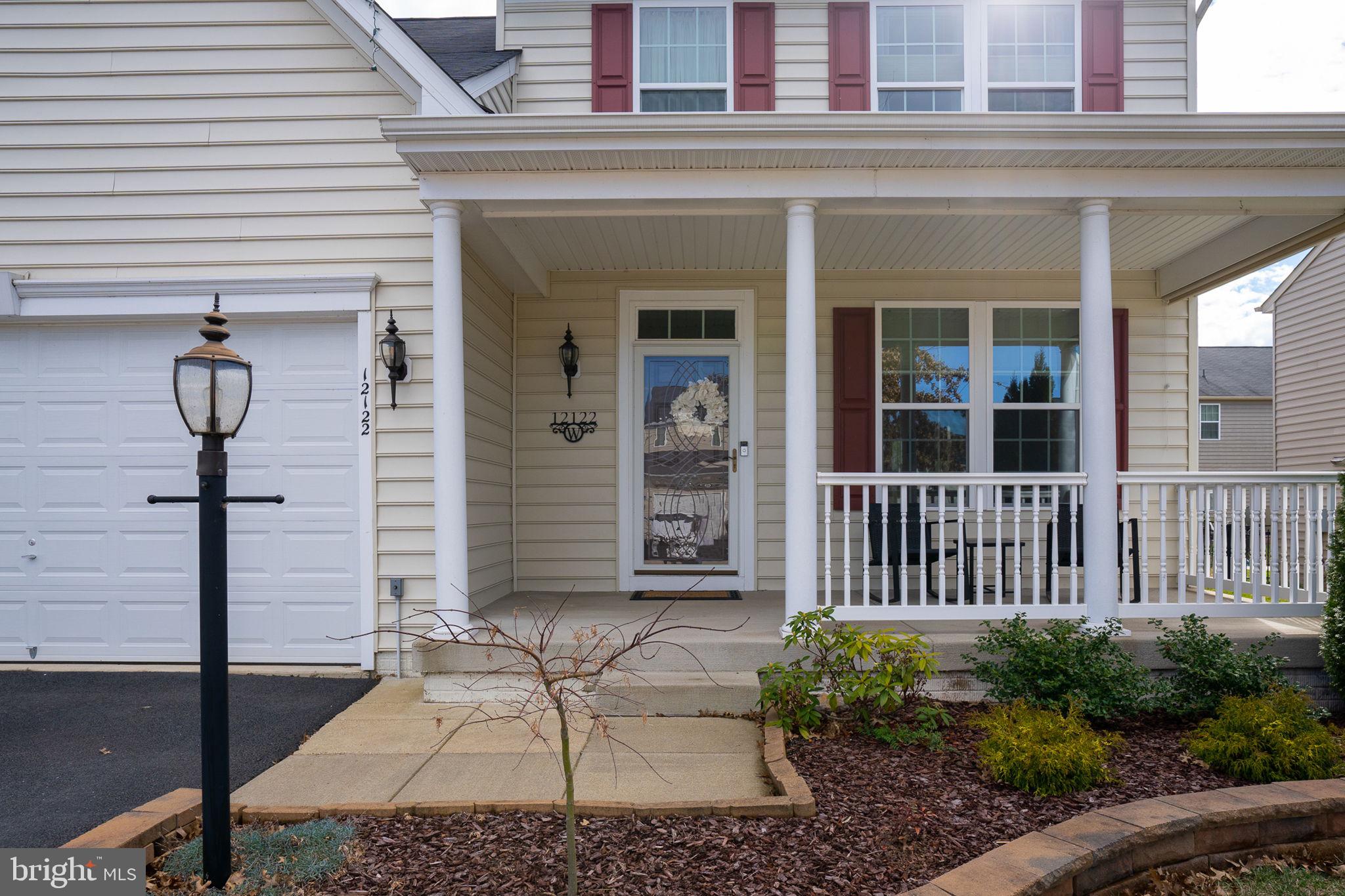 THREE FLAGS - Residential