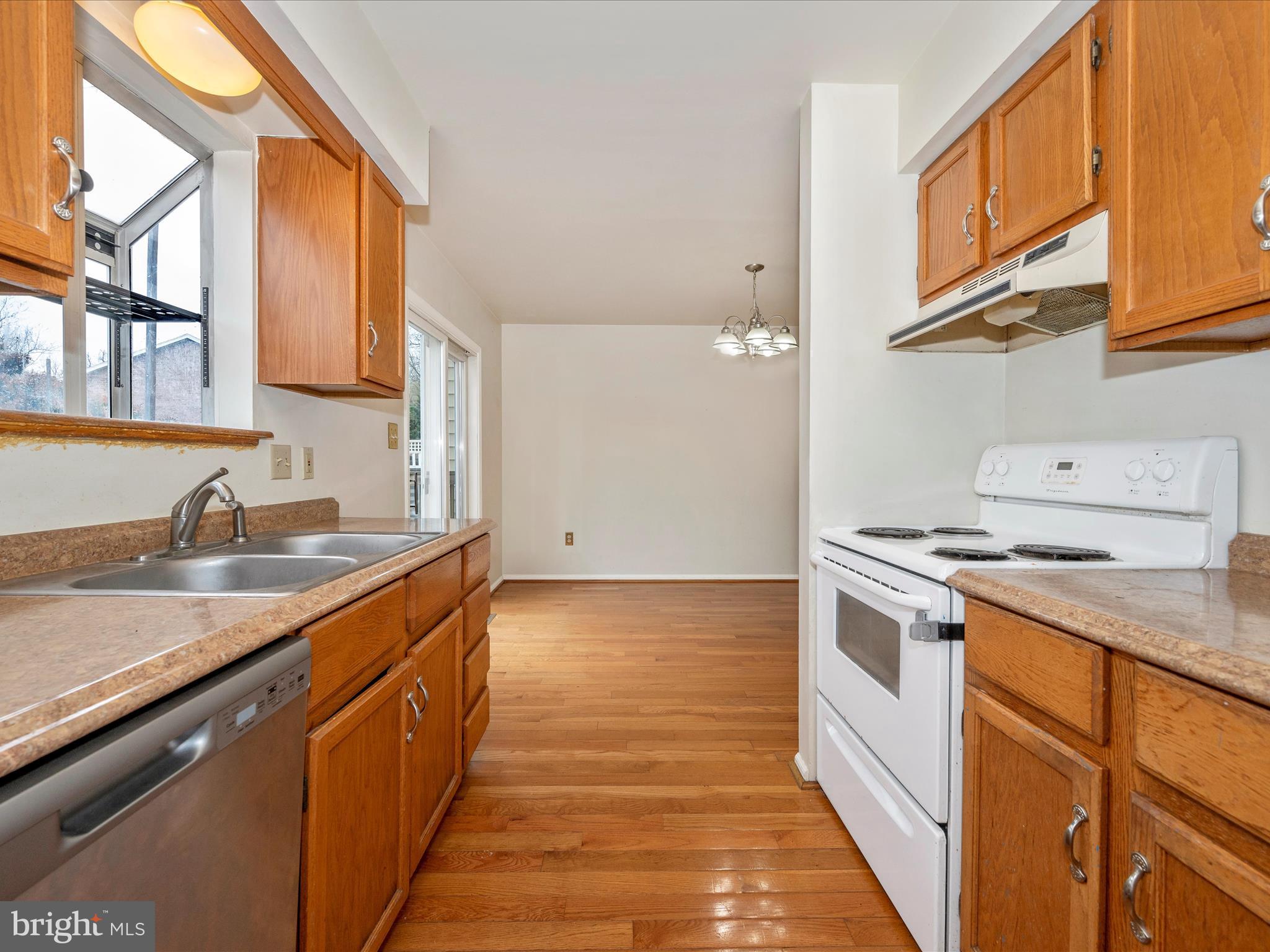 HERITAGE SQUARE - Residential