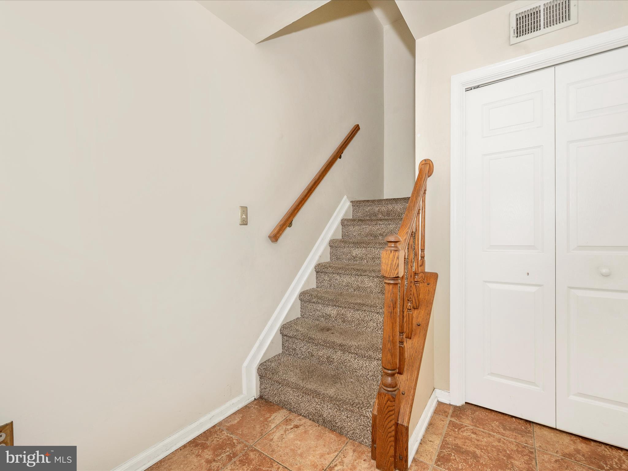 HERITAGE SQUARE - Residential