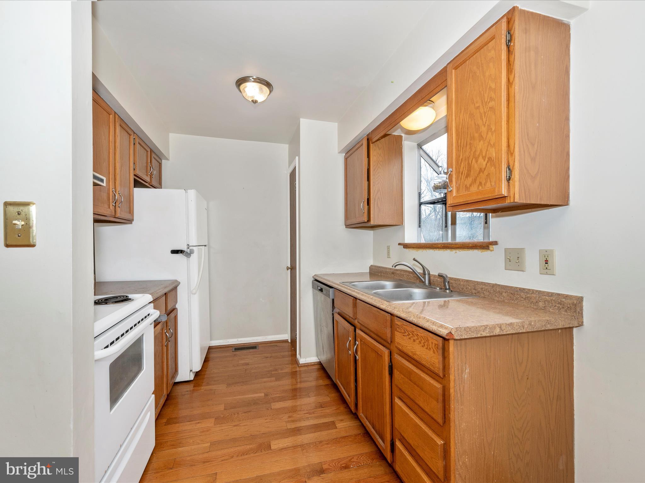 HERITAGE SQUARE - Residential