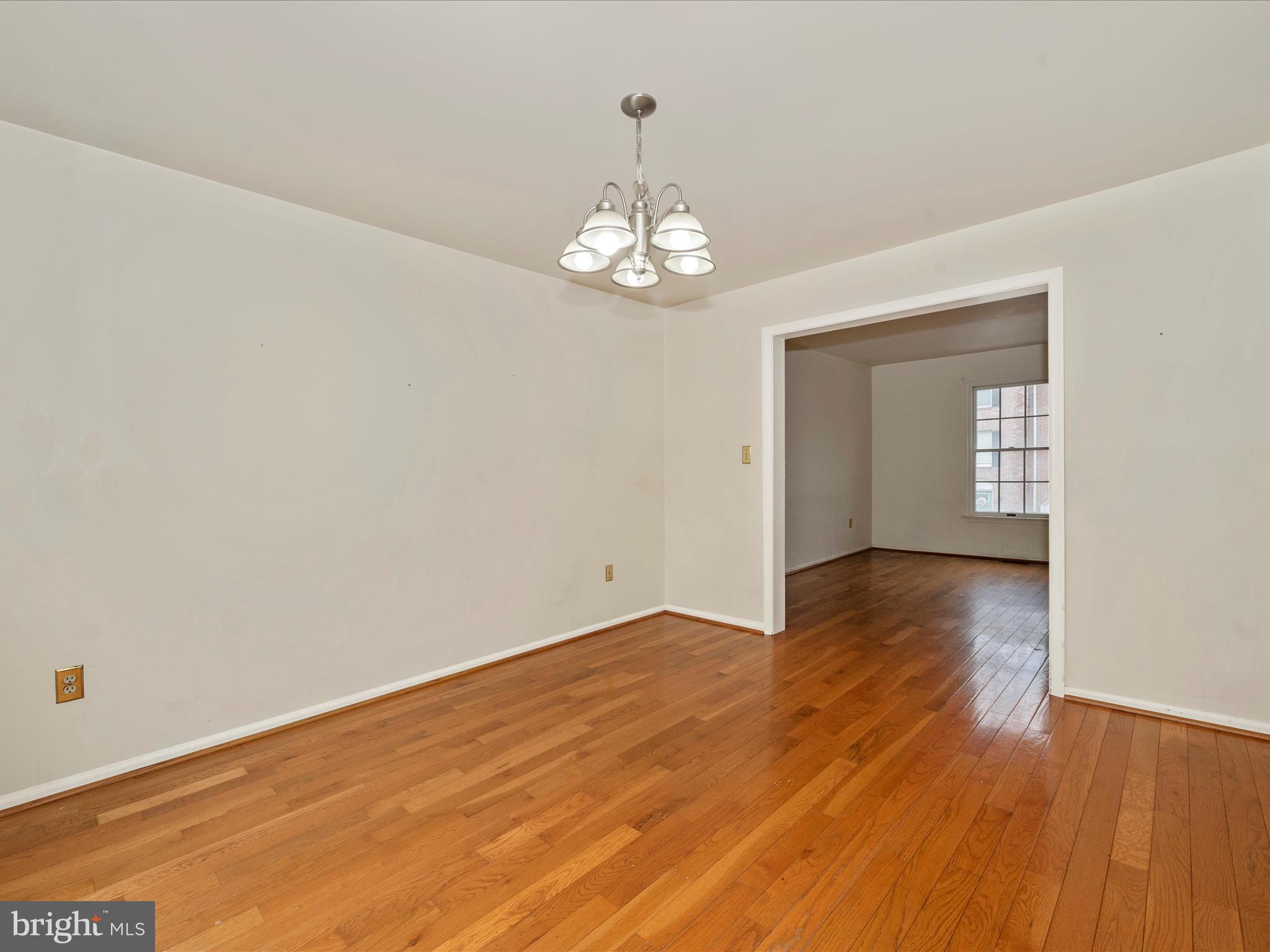 HERITAGE SQUARE - Residential