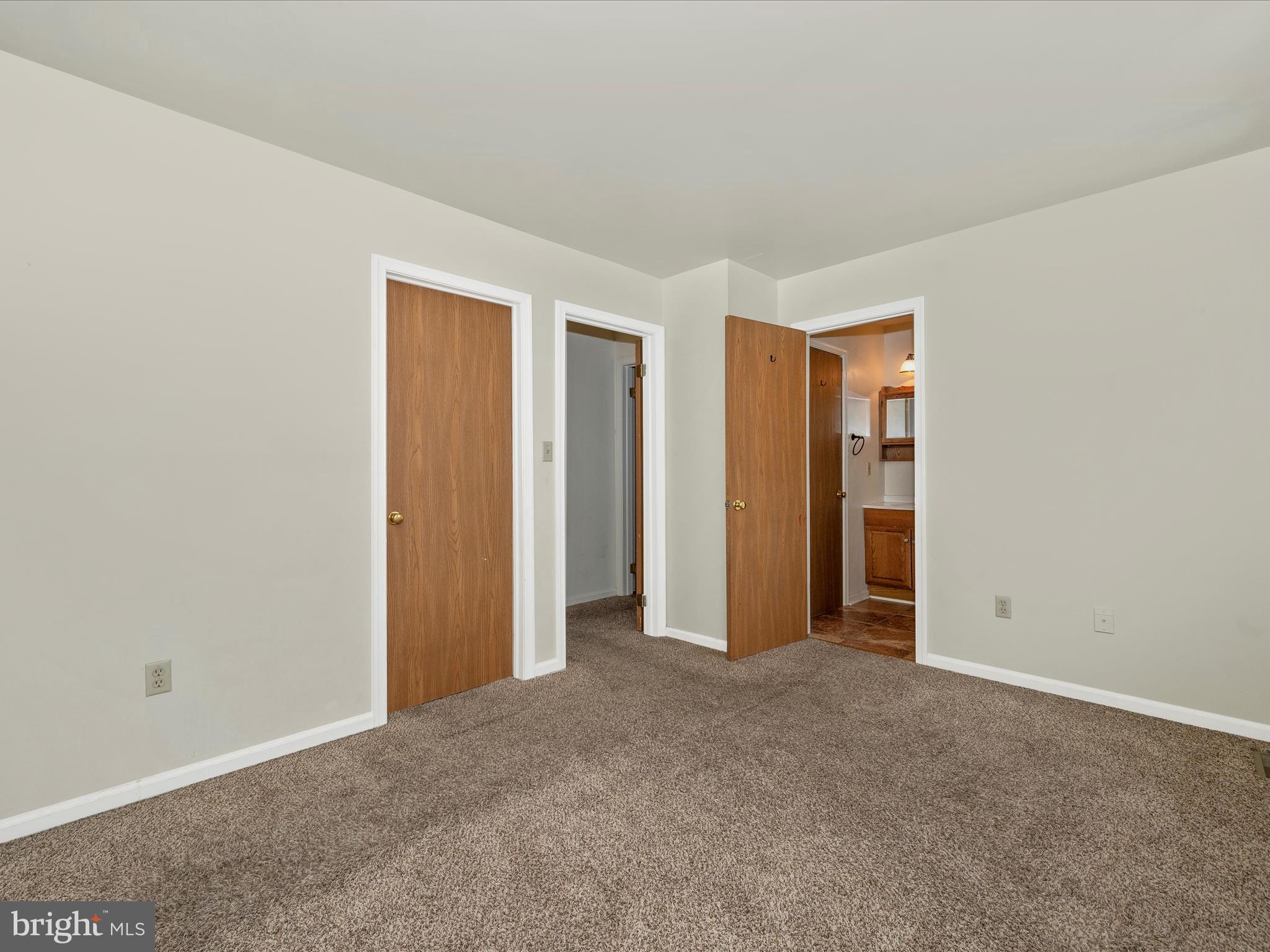 HERITAGE SQUARE - Residential