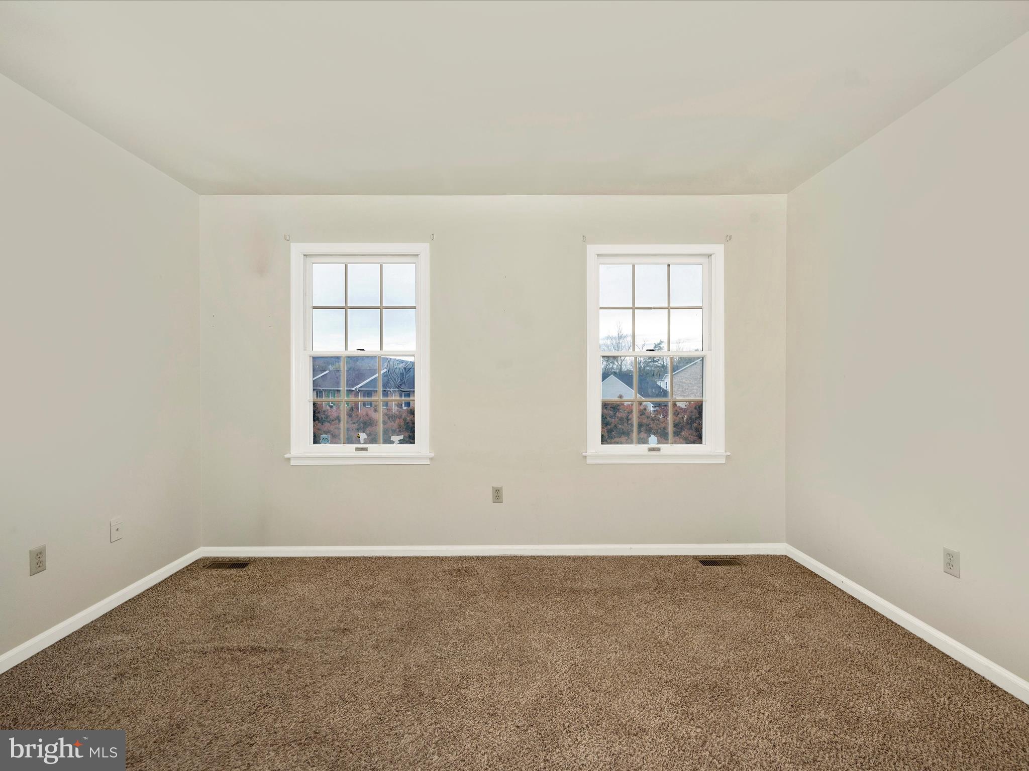 HERITAGE SQUARE - Residential