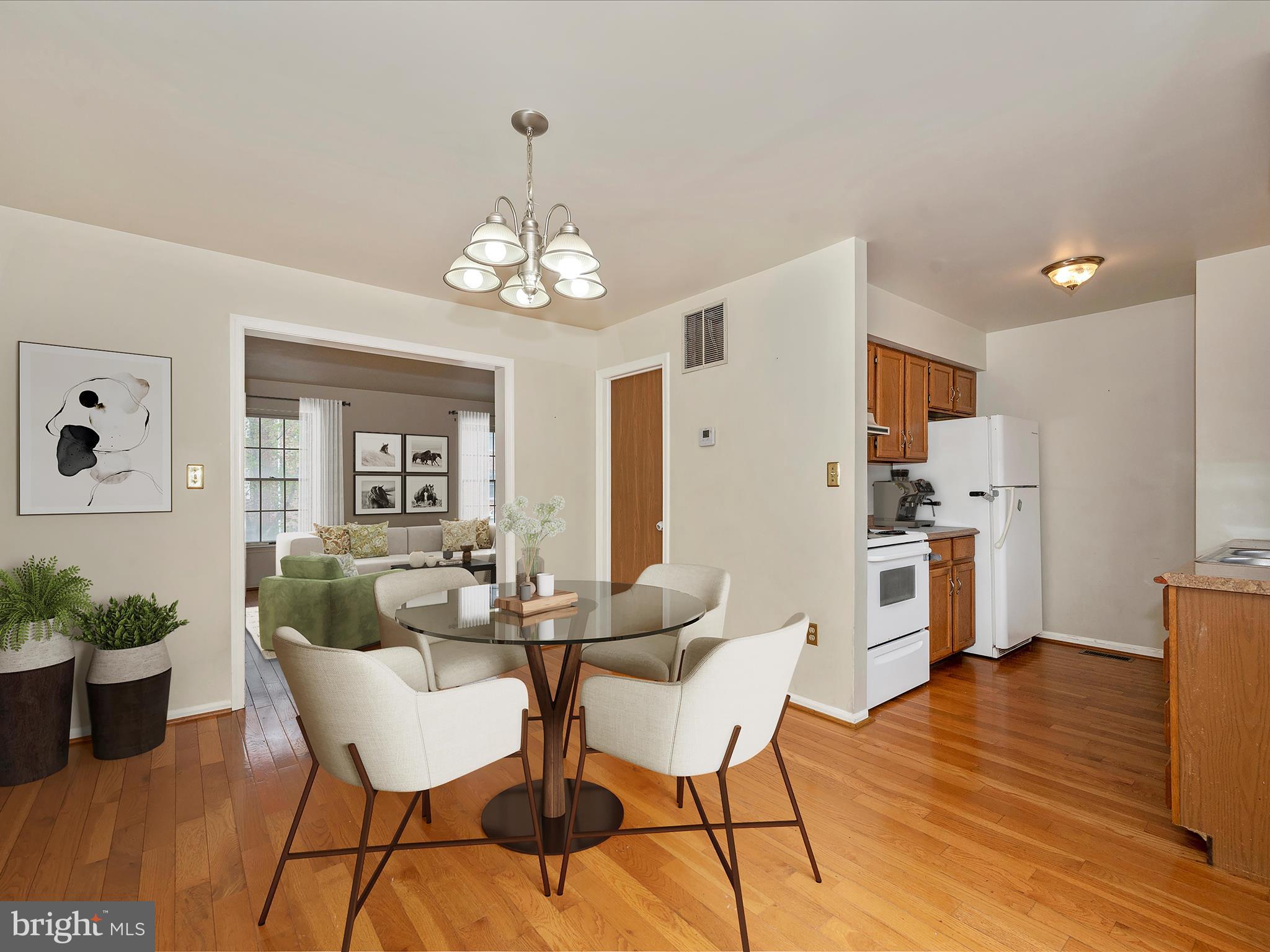 HERITAGE SQUARE - Residential