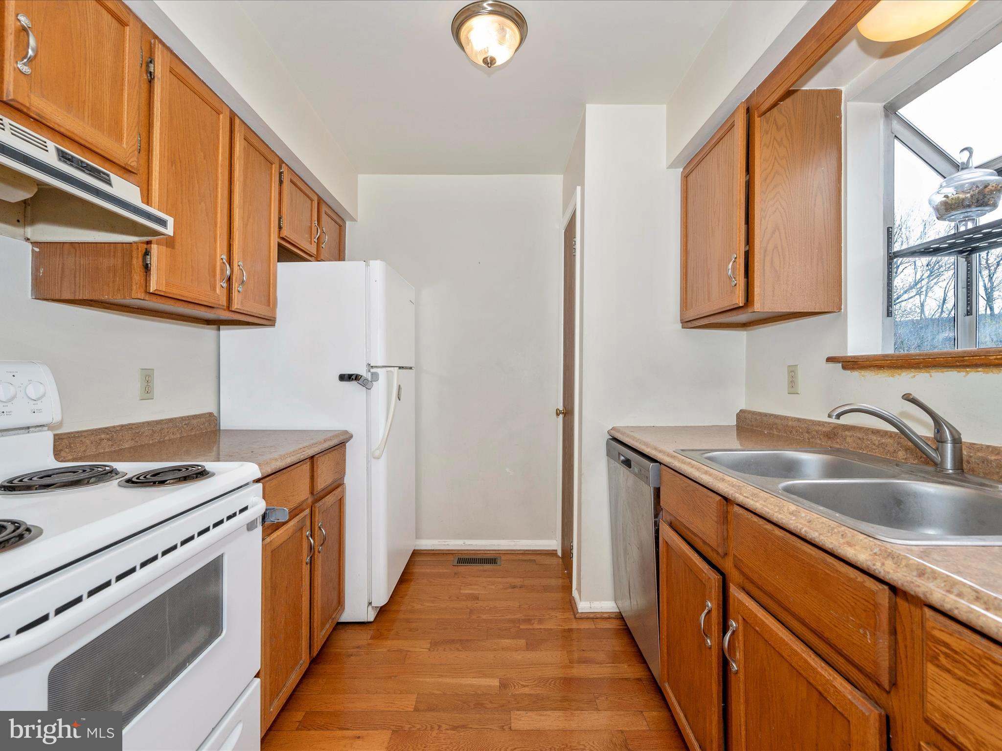 HERITAGE SQUARE - Residential