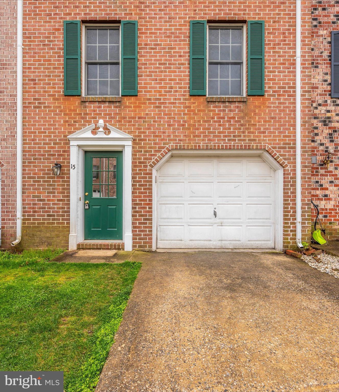 HERITAGE SQUARE - Residential