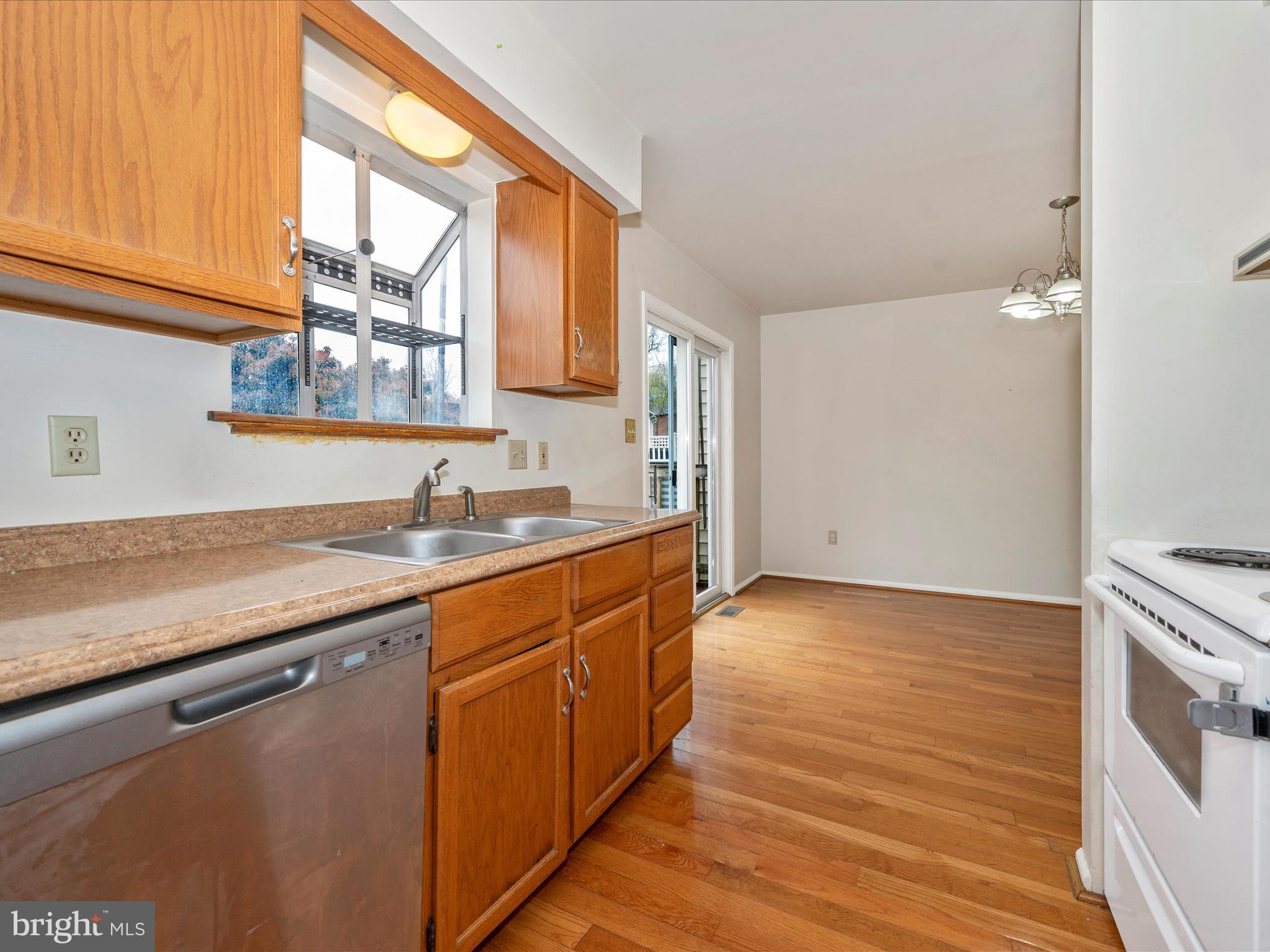 HERITAGE SQUARE - Residential