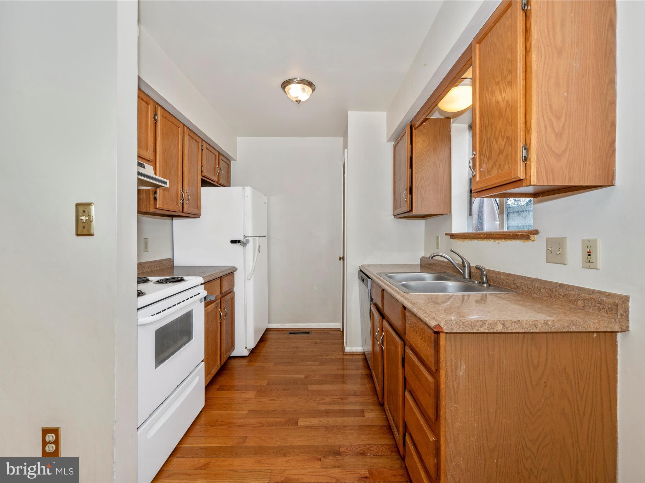 HERITAGE SQUARE - Residential