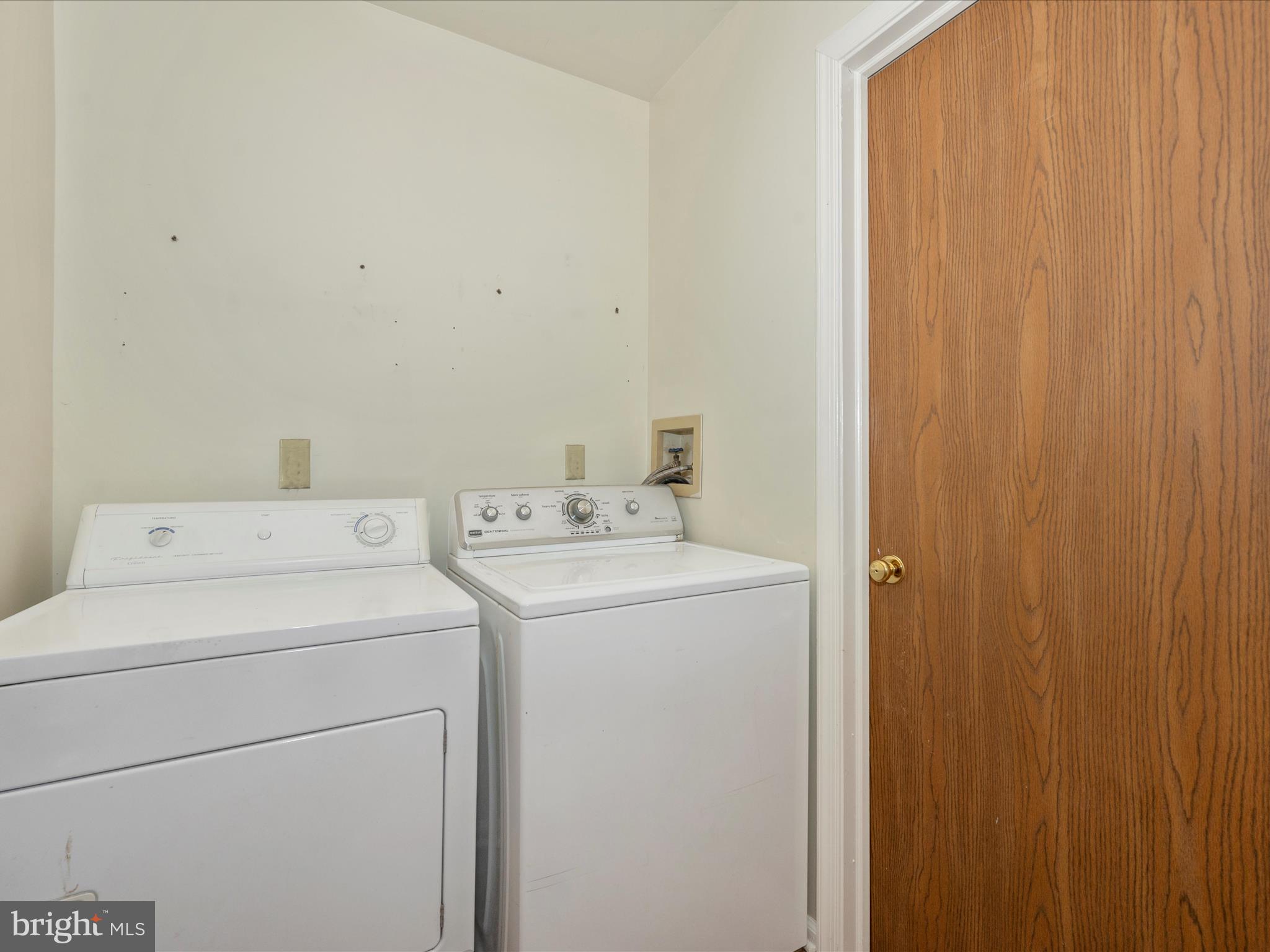 HERITAGE SQUARE - Residential