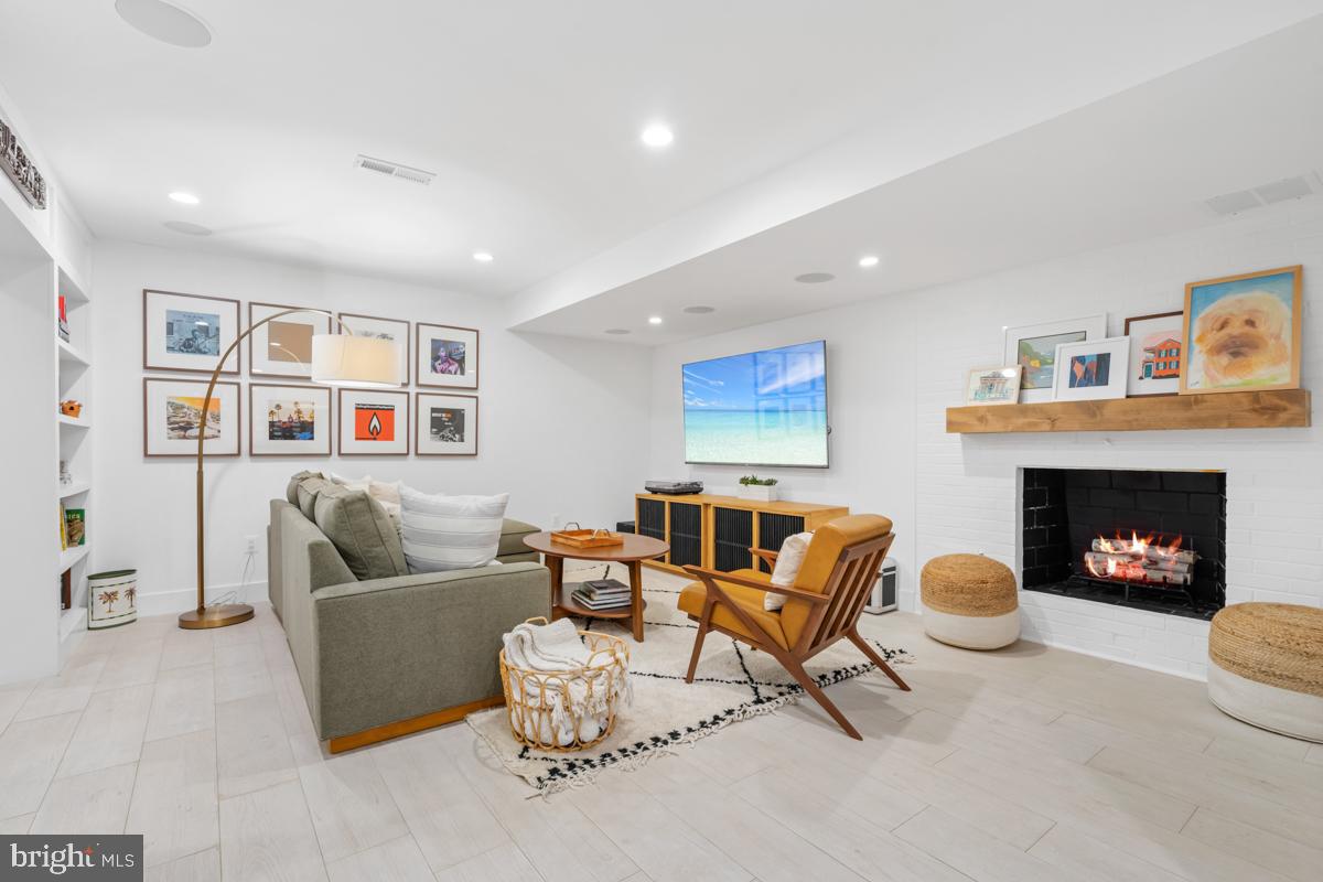 KENWOOD - Residential