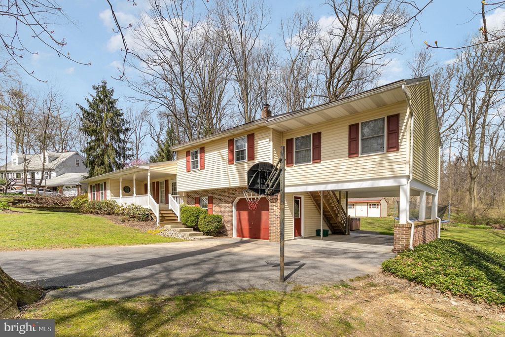 Photo of 22 Echo Valley Drive, New Providence, PA 17560 (MLS # PALA2049394)