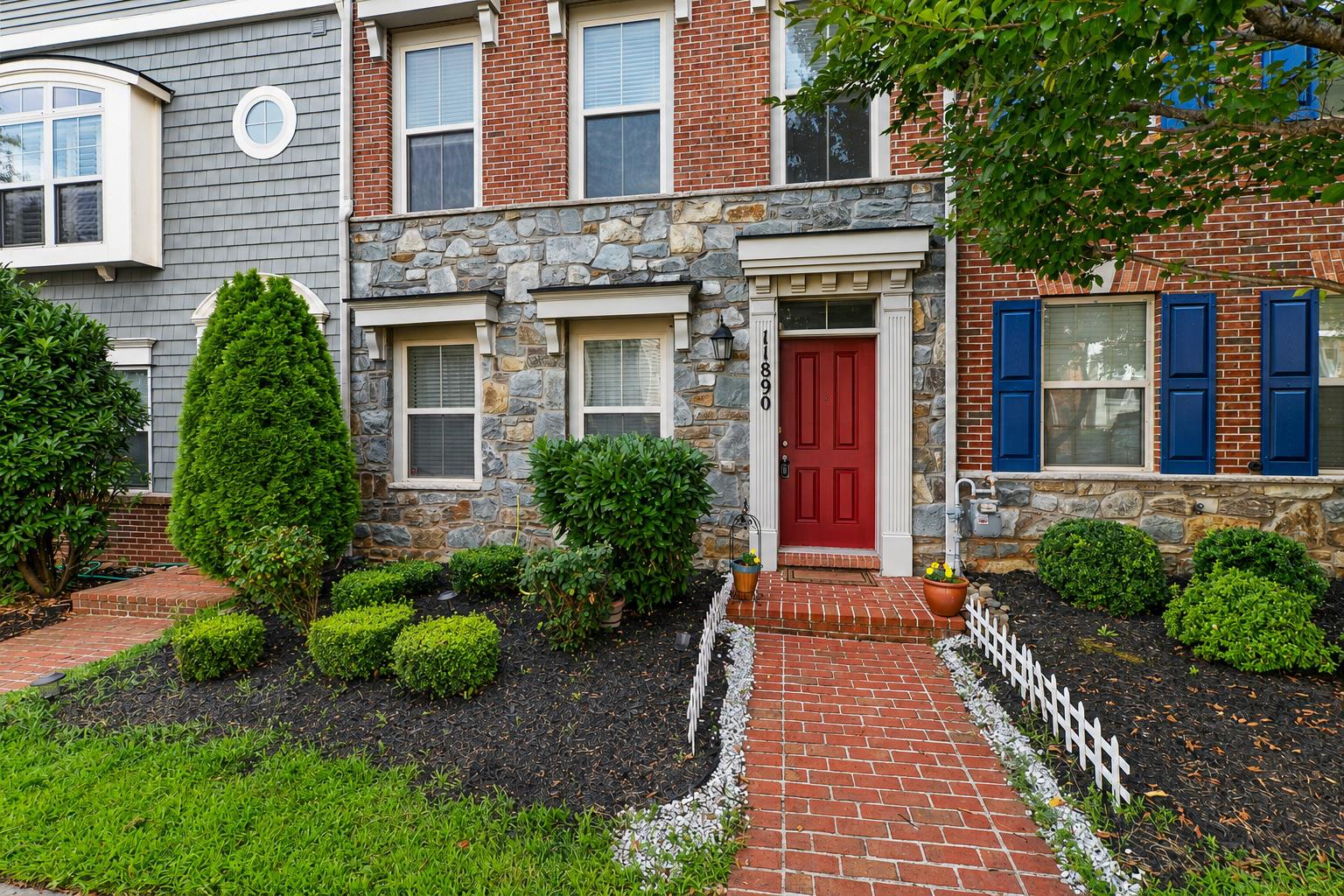 11890 COUNTRY SQUIRE WAY