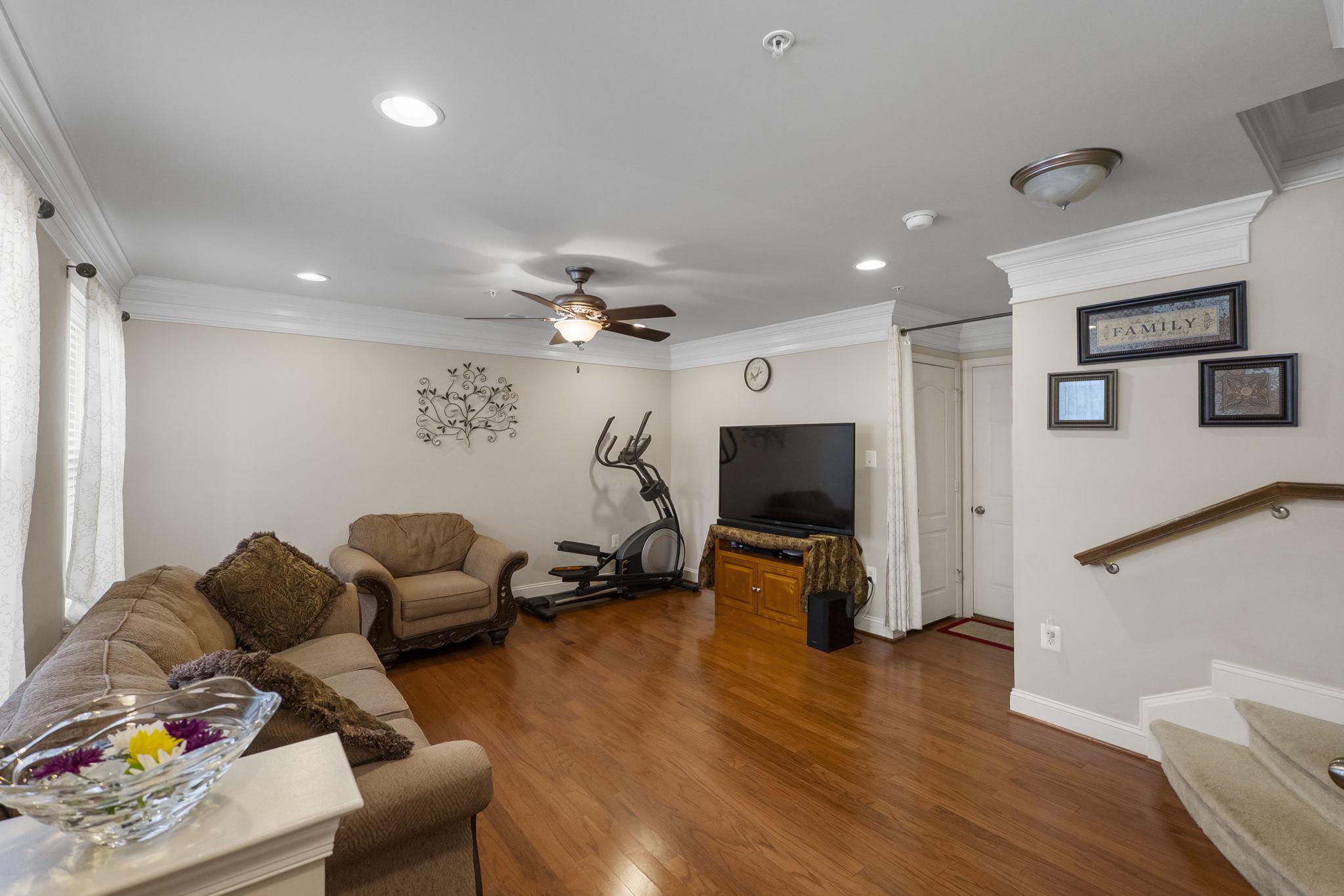 11890 COUNTRY SQUIRE WAY