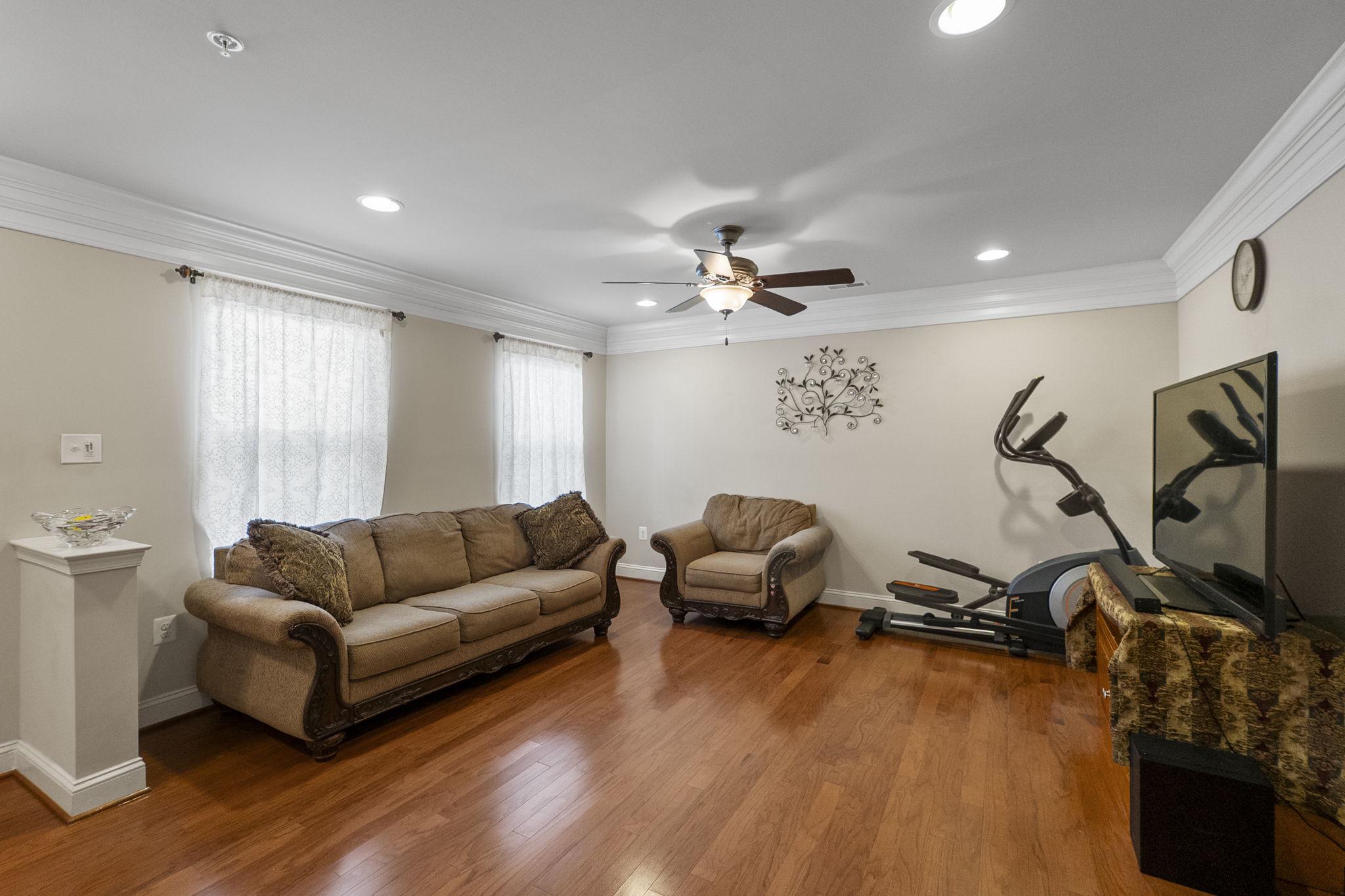 11890 COUNTRY SQUIRE WAY