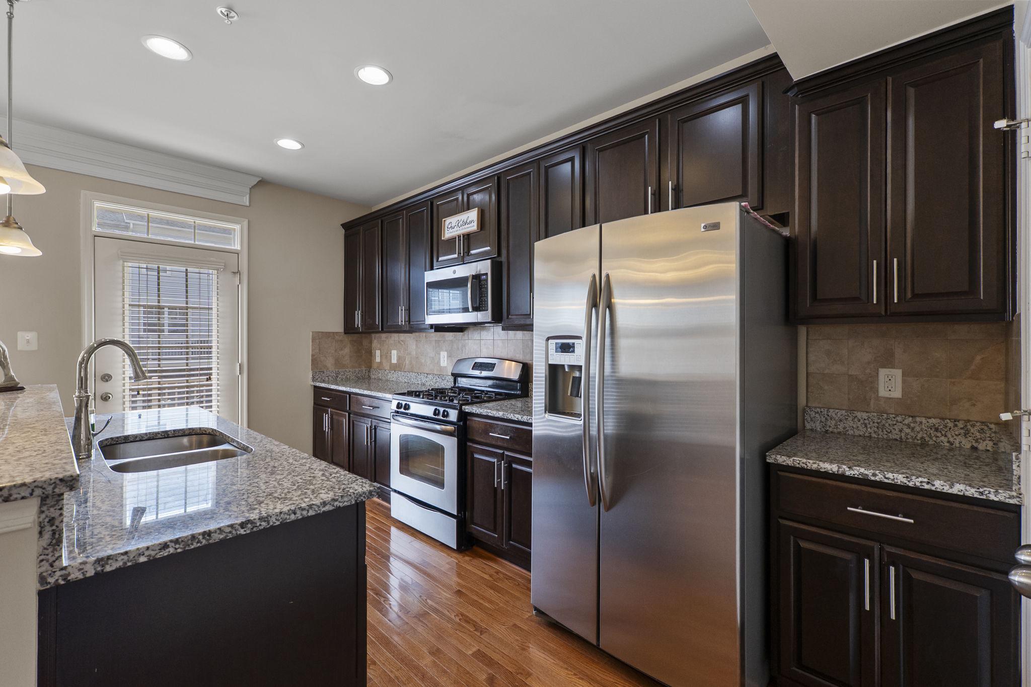 11890 COUNTRY SQUIRE WAY
